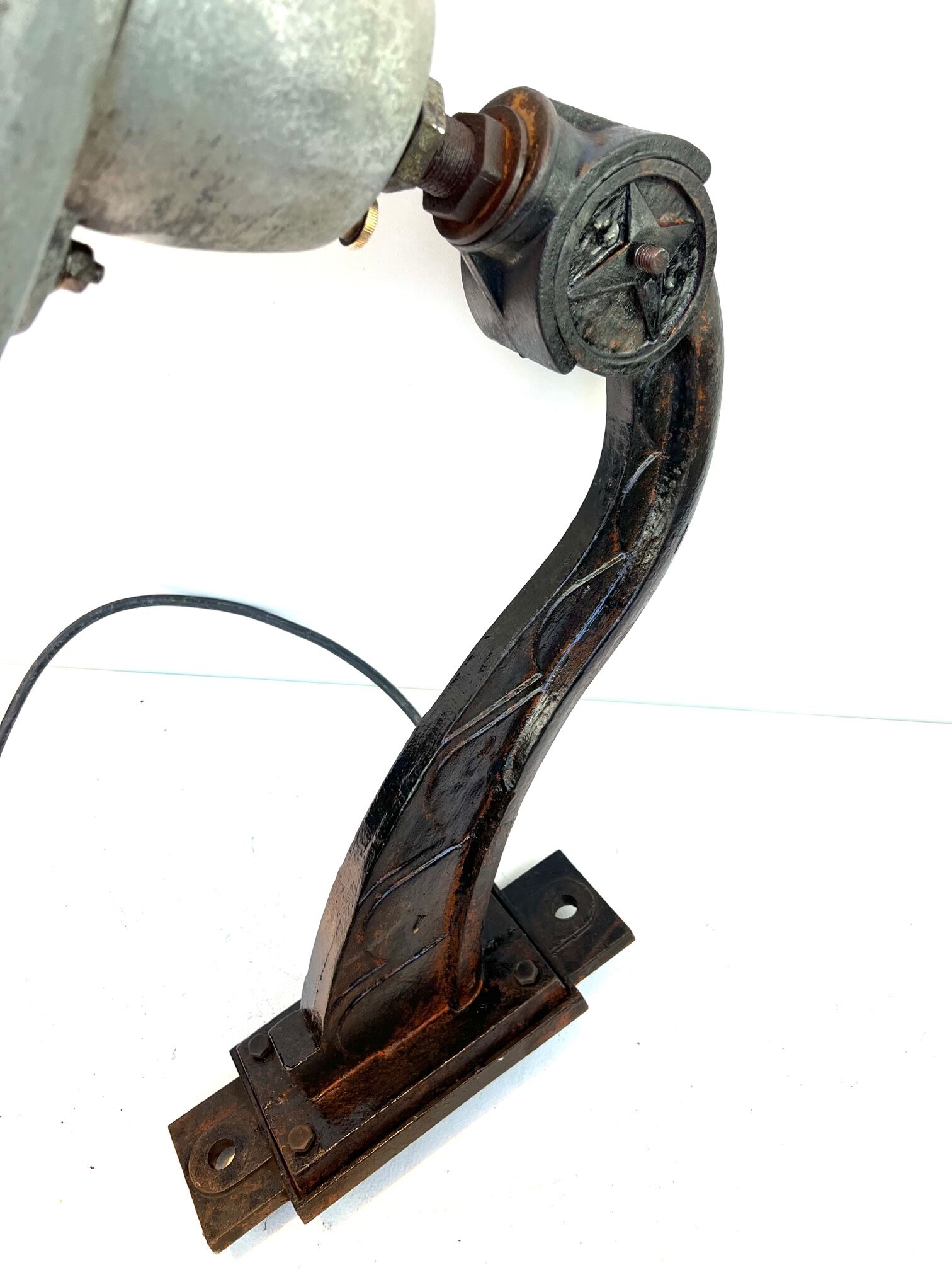 Floor lamp facade 1930