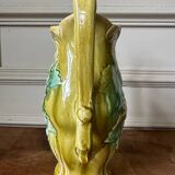 Vase art nouveau en barbotine estampillé