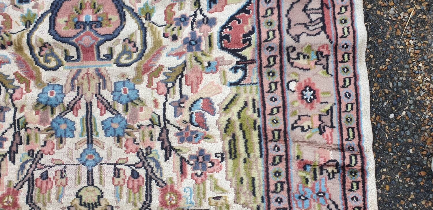 Oriental wool velvet rug