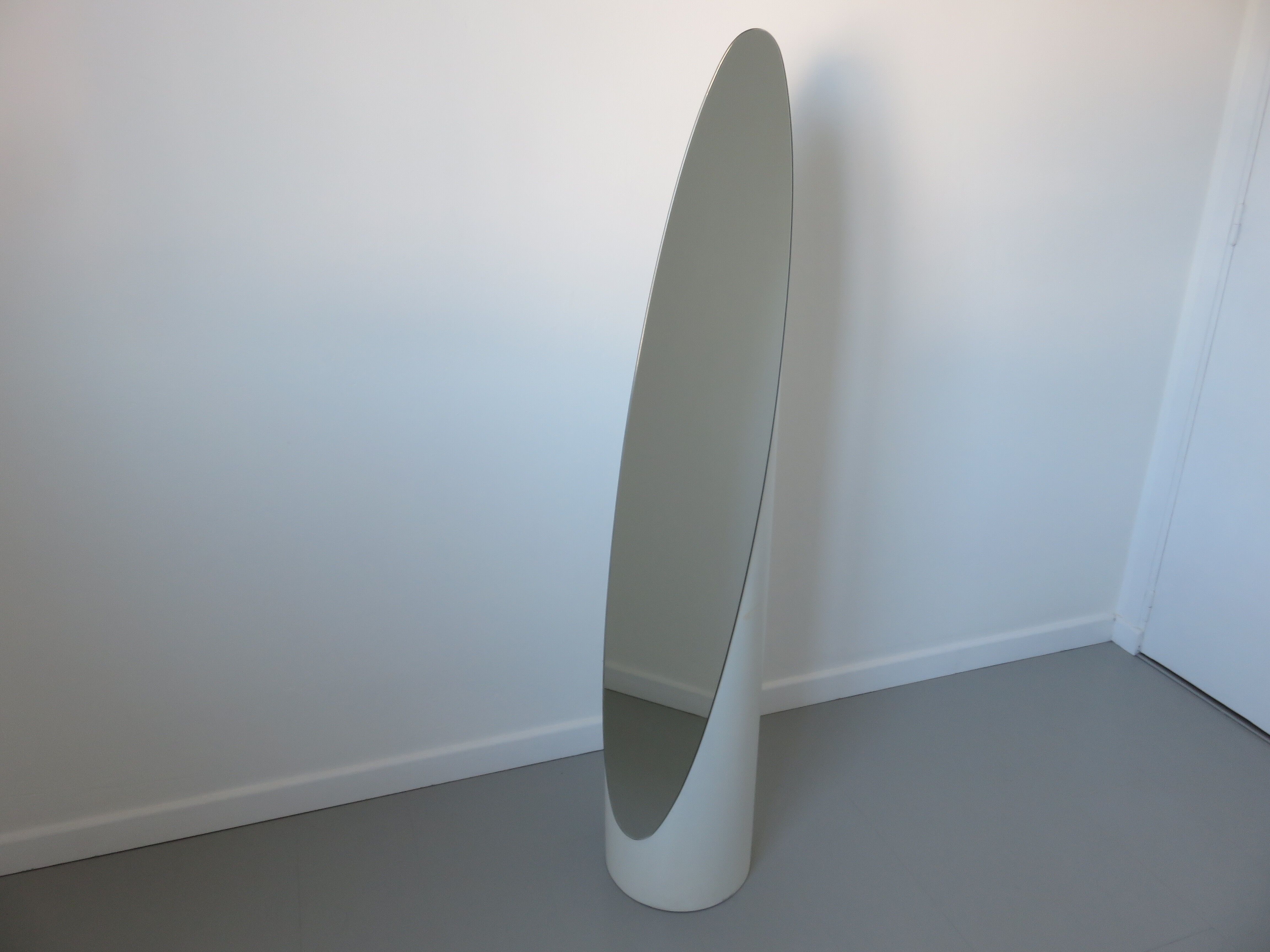 Mirror "Lipstick" resin 70s