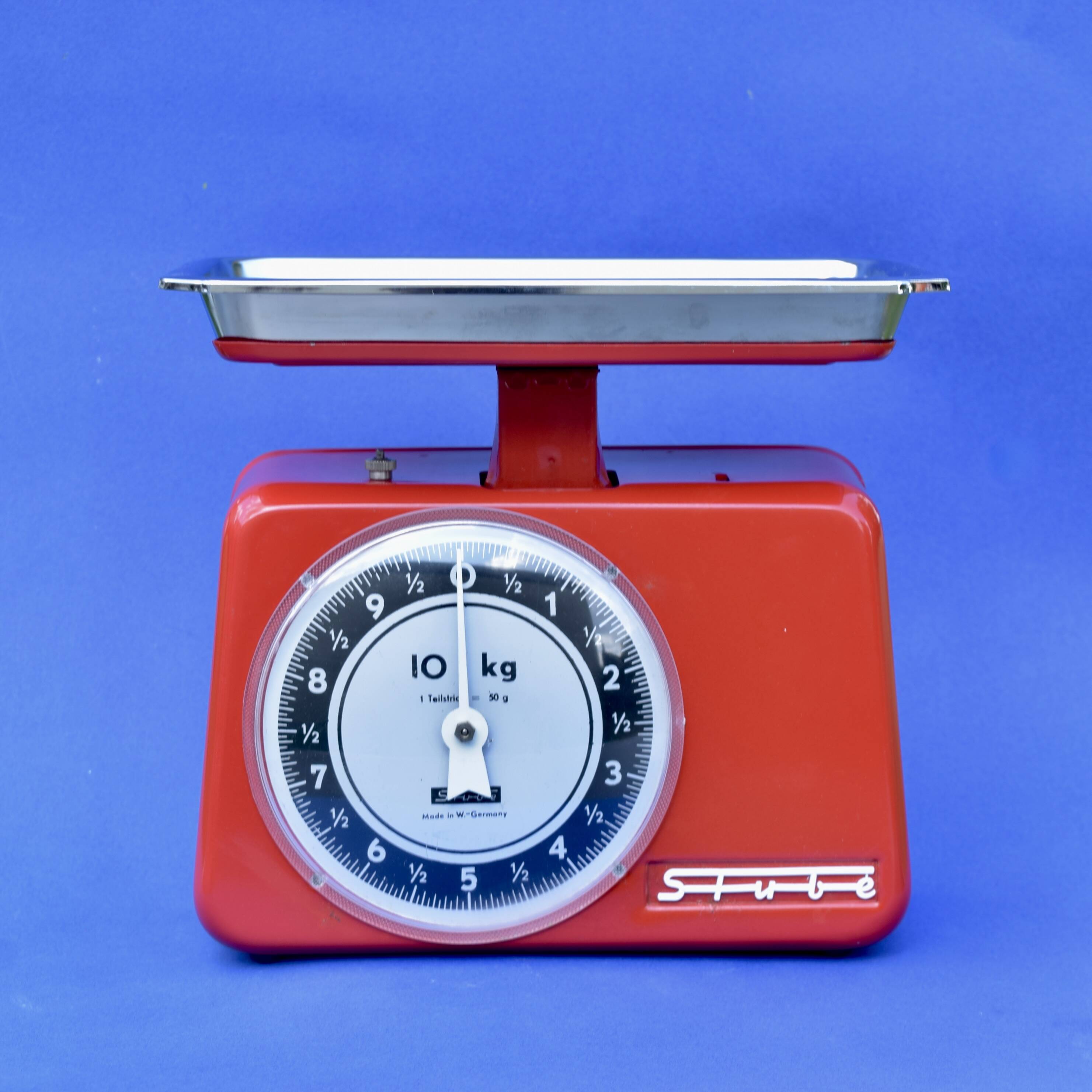 STUBE - Vintage red enameled metal kitchen scale in its original box - Force 10
