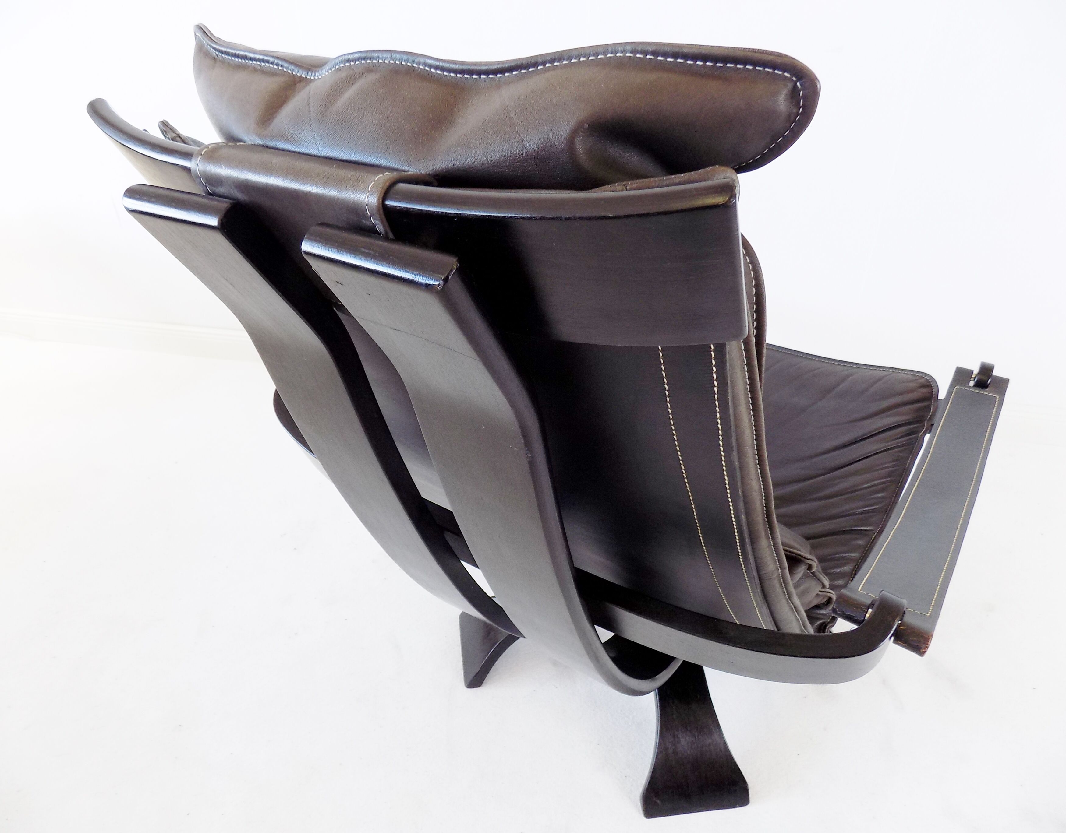 Nelo leather lounge chair by Ake Fribytter