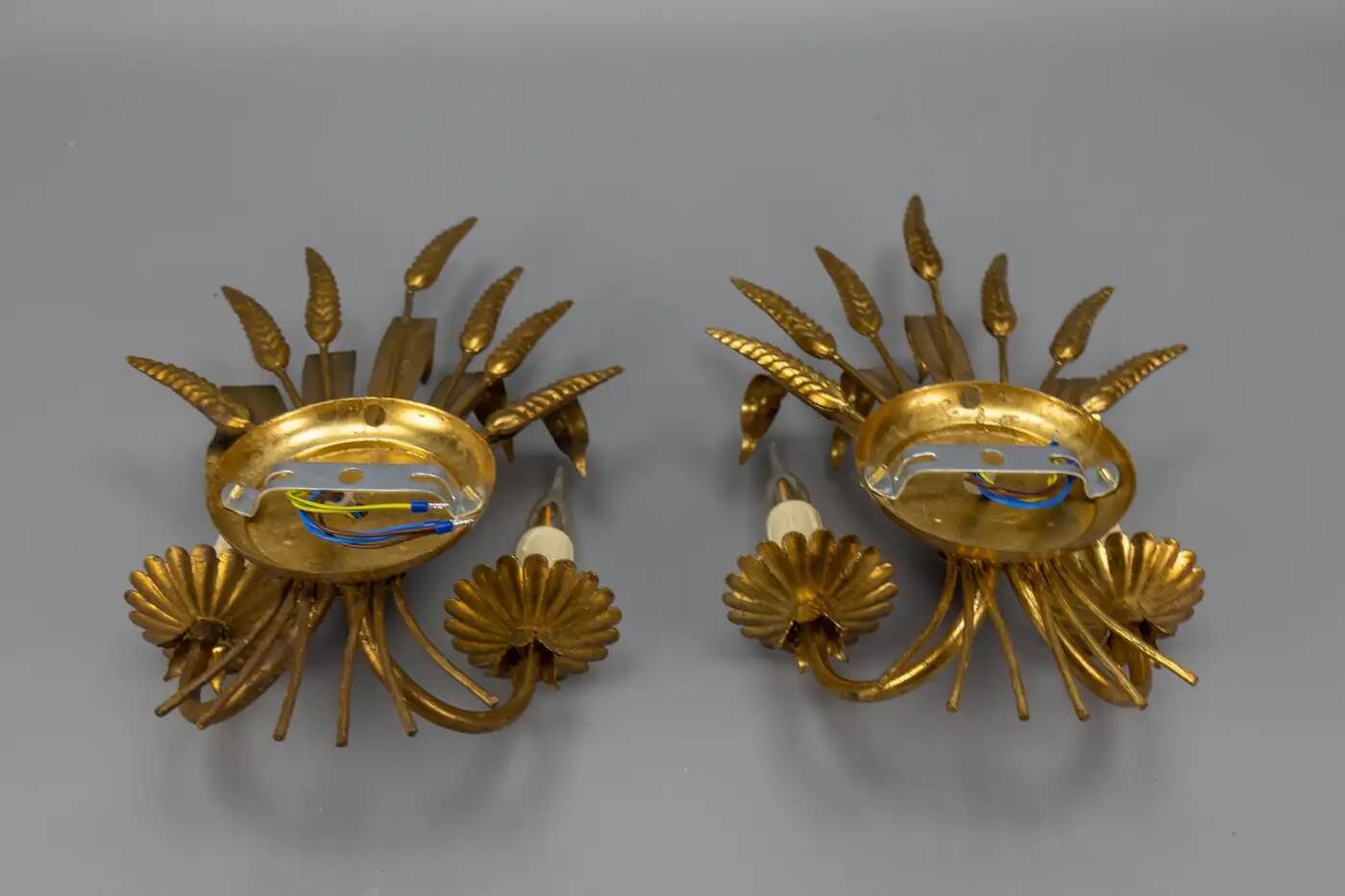Pair of Hollywood Regency Style Gilt Metal Wheat Sheaf Wall Sconces, 1970s