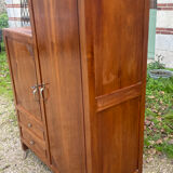 Asymmetrical cabinet