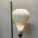 Lampada da terra in vetro opalino e ottone, anni '60