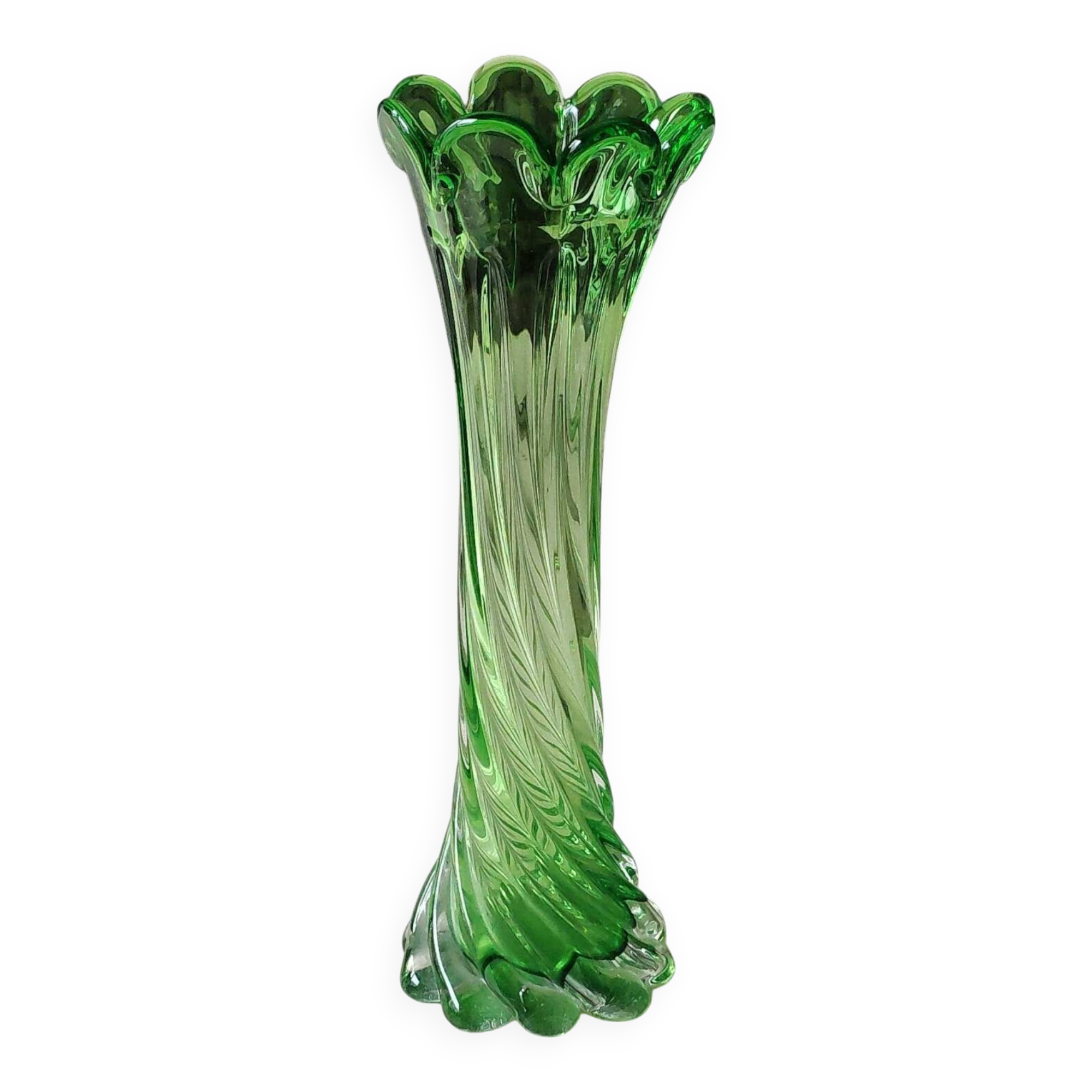 Murano style vase, in art glass. With twisted design/scalloped neck/27 cm