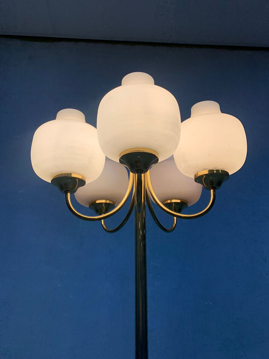 Vintage Italian brass floorlamp opaline glass