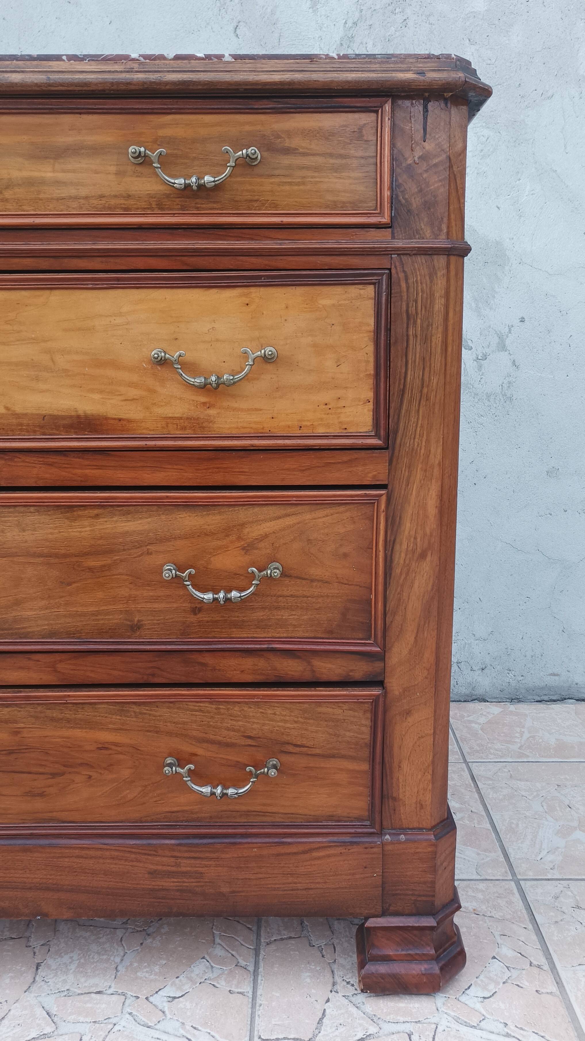 Commode Louis Philippe en noyer