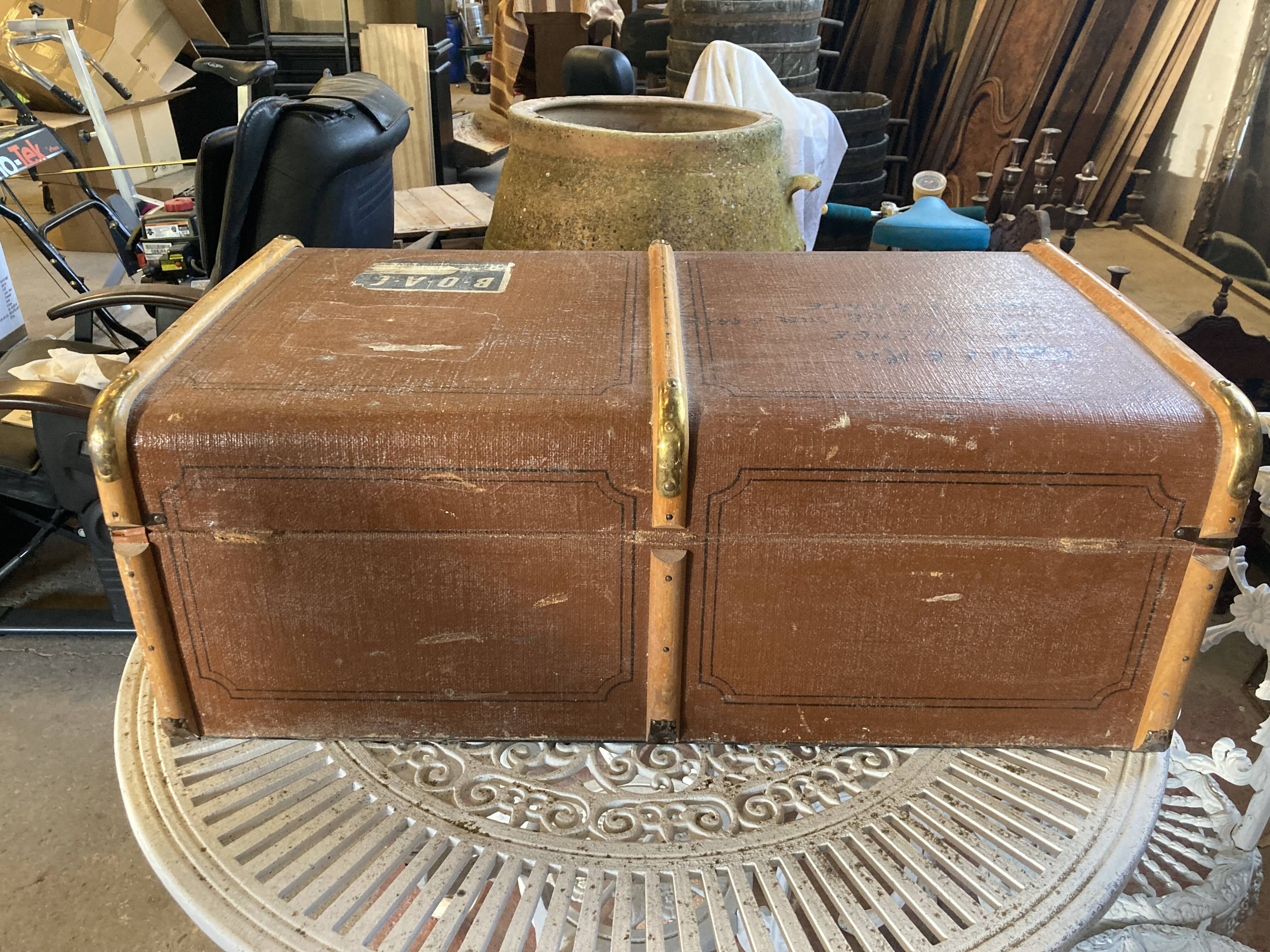 Malle de voyage ancienne bois gainé de cuir vers 1900