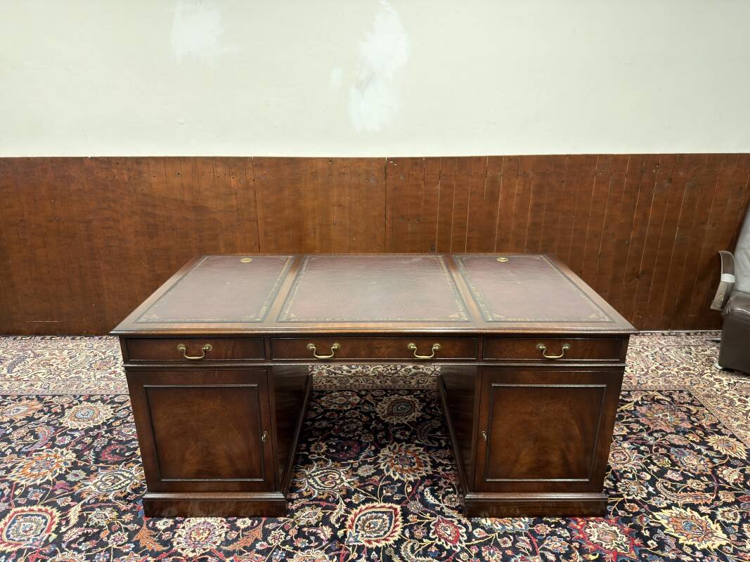Classic English Chesterfield Desk