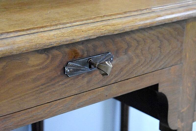 Tiered desk – 20th century