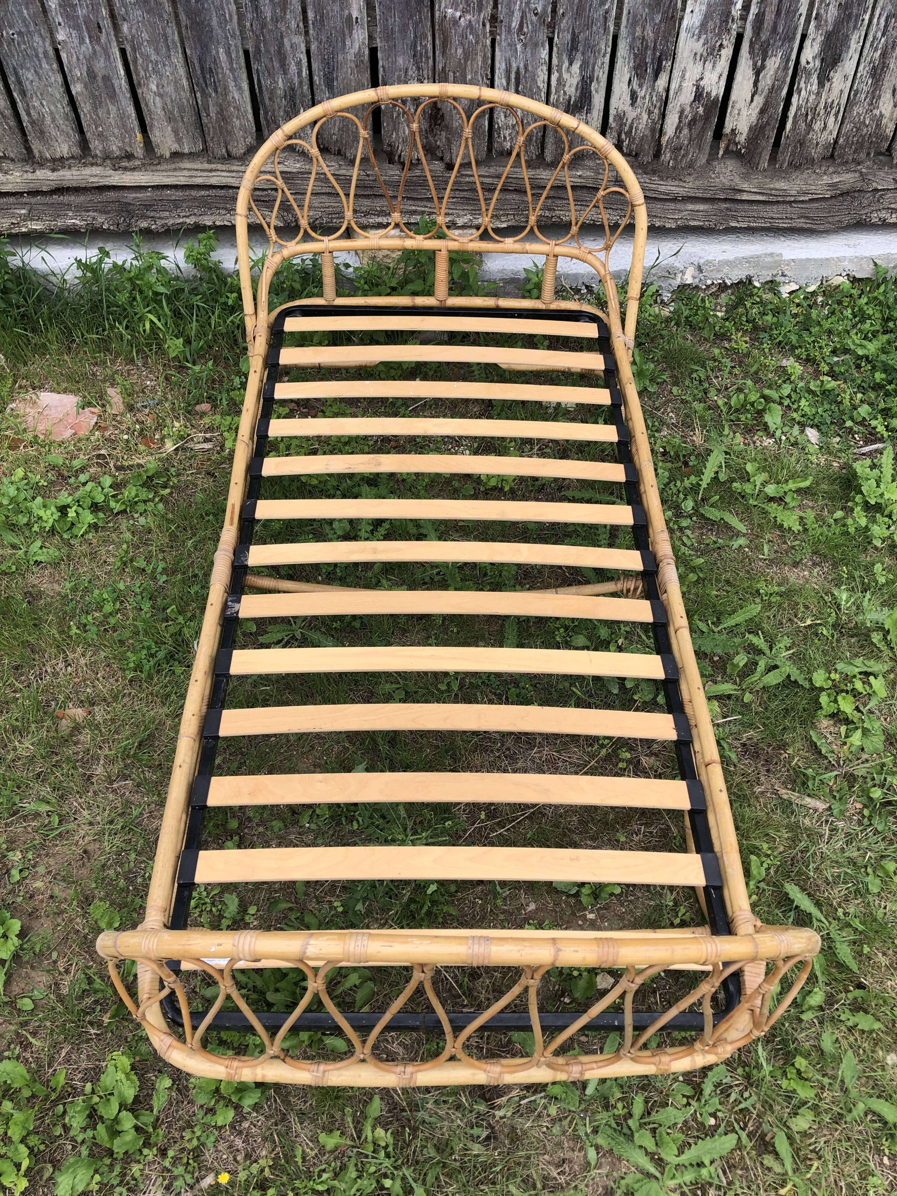 Old bed basket 1 person curved rattan 60s vintage