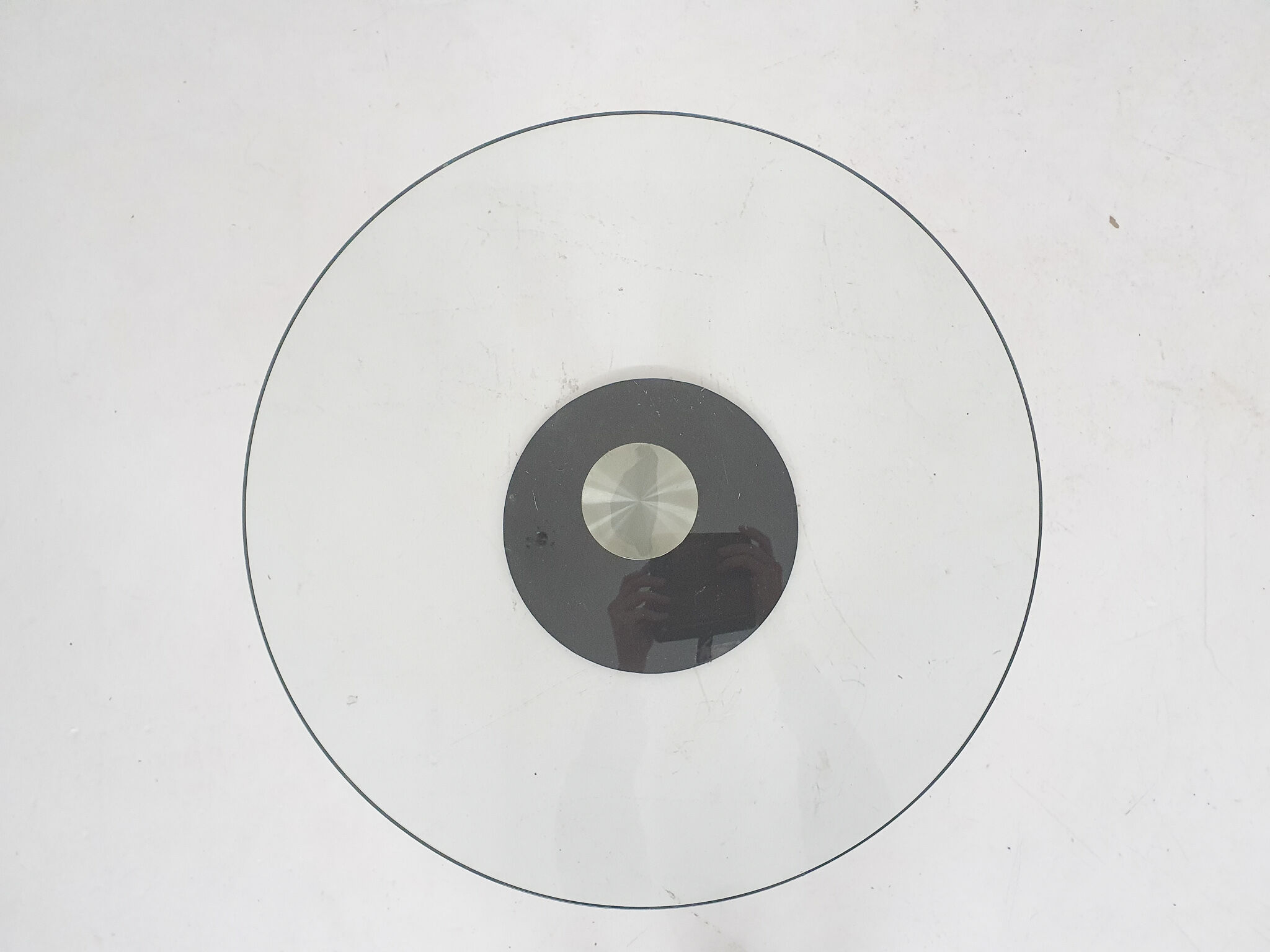 Round marble and glass side table, Italy 1980