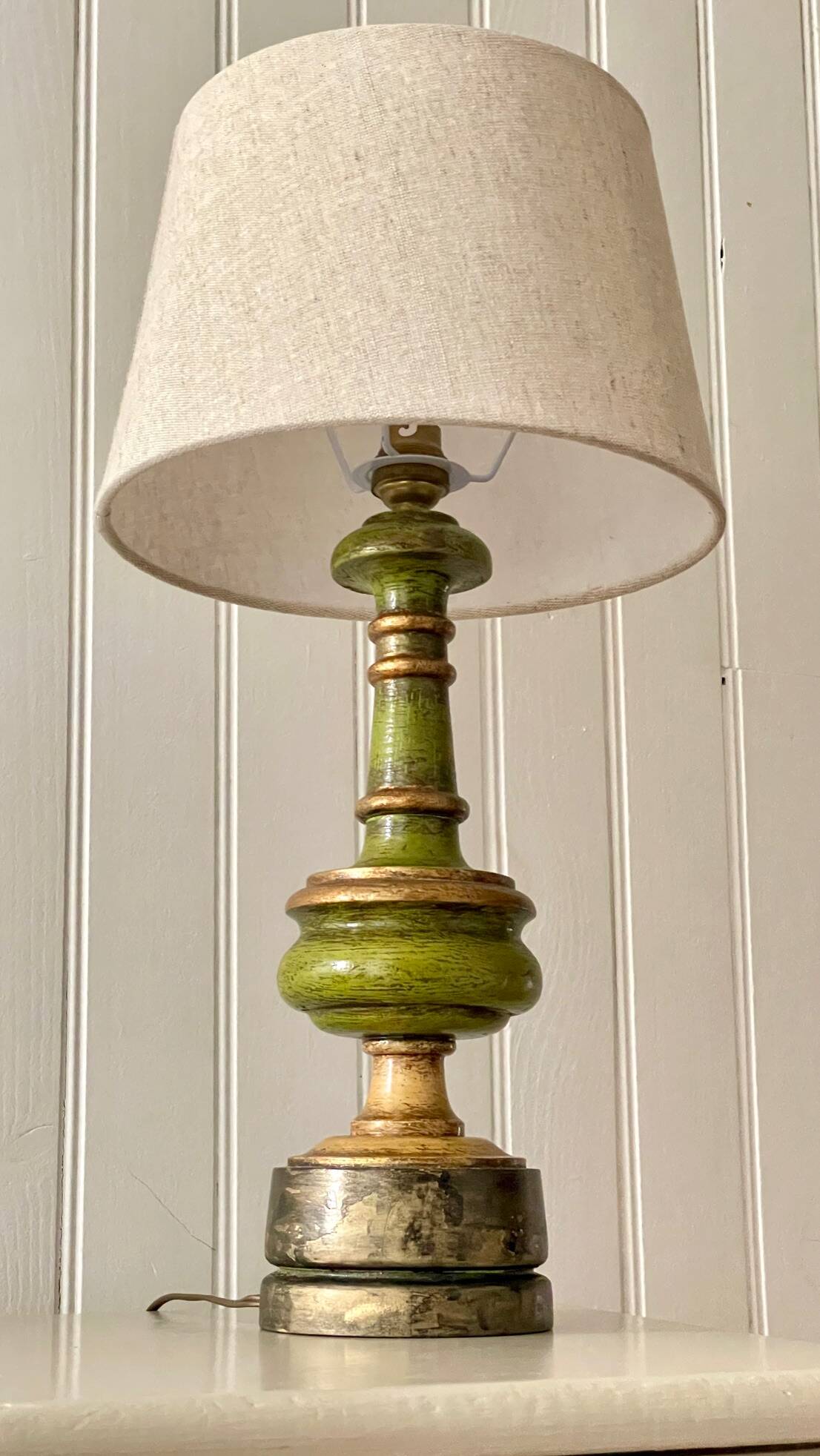 Vintage lamp in turned wood chic gold