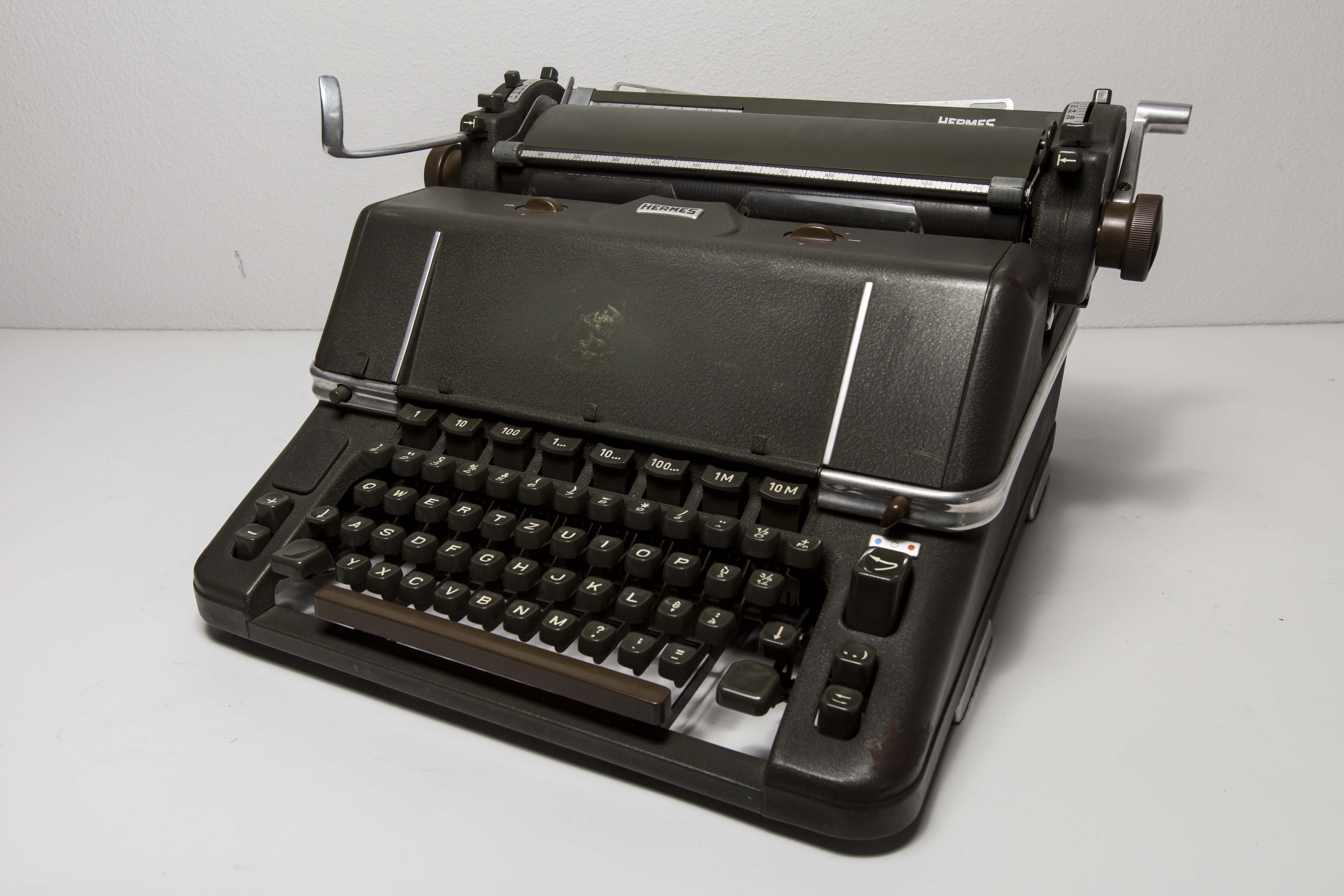 Hermes ambassador typewriter, 1952