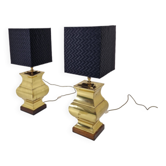 Paire de lampes de table de style Régence avec abat-jour noirs – Base en laiton et bois