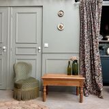 Small coffee table with turned legs in solid oak (renovated)