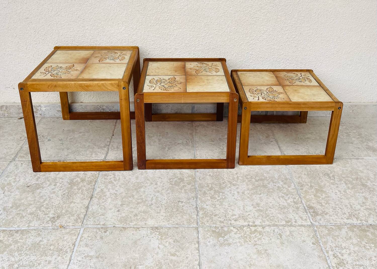 Vintage 1960 nesting coffee table