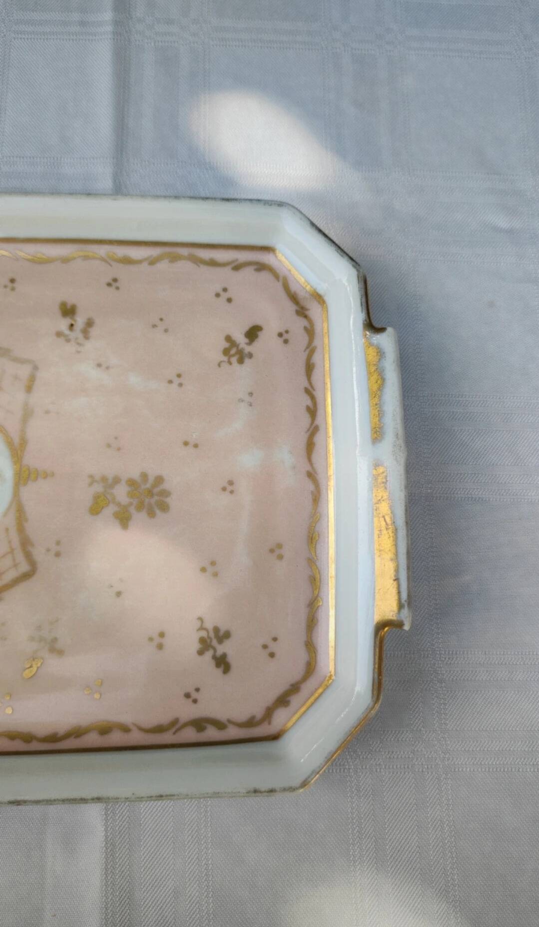Vintage cake dish