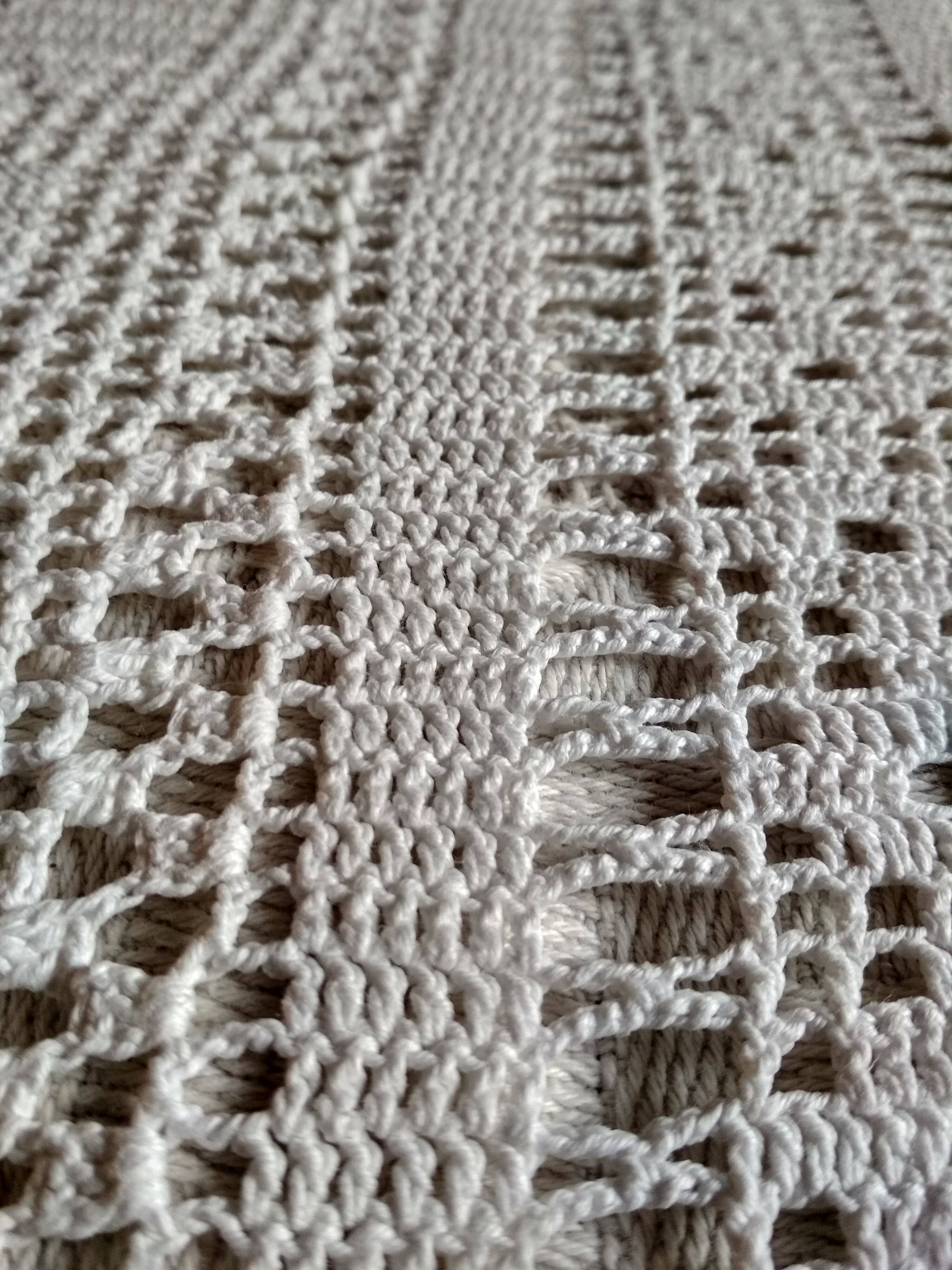 White cotton bedspread, Old crochet bed throw with flower patterns