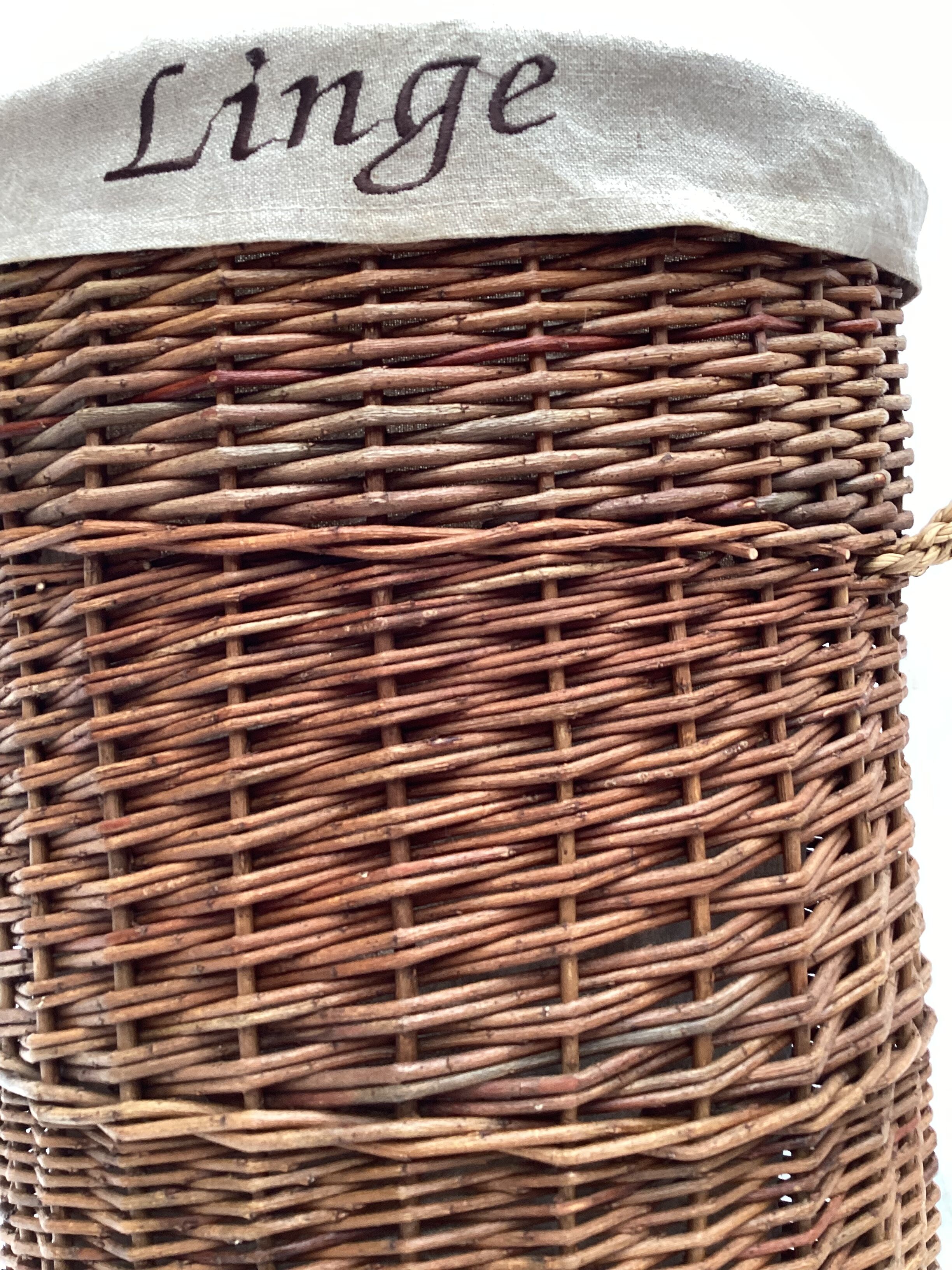 Vintage wicker laundry basket dimension: height -48cm- width -36cm- depth -23cm-