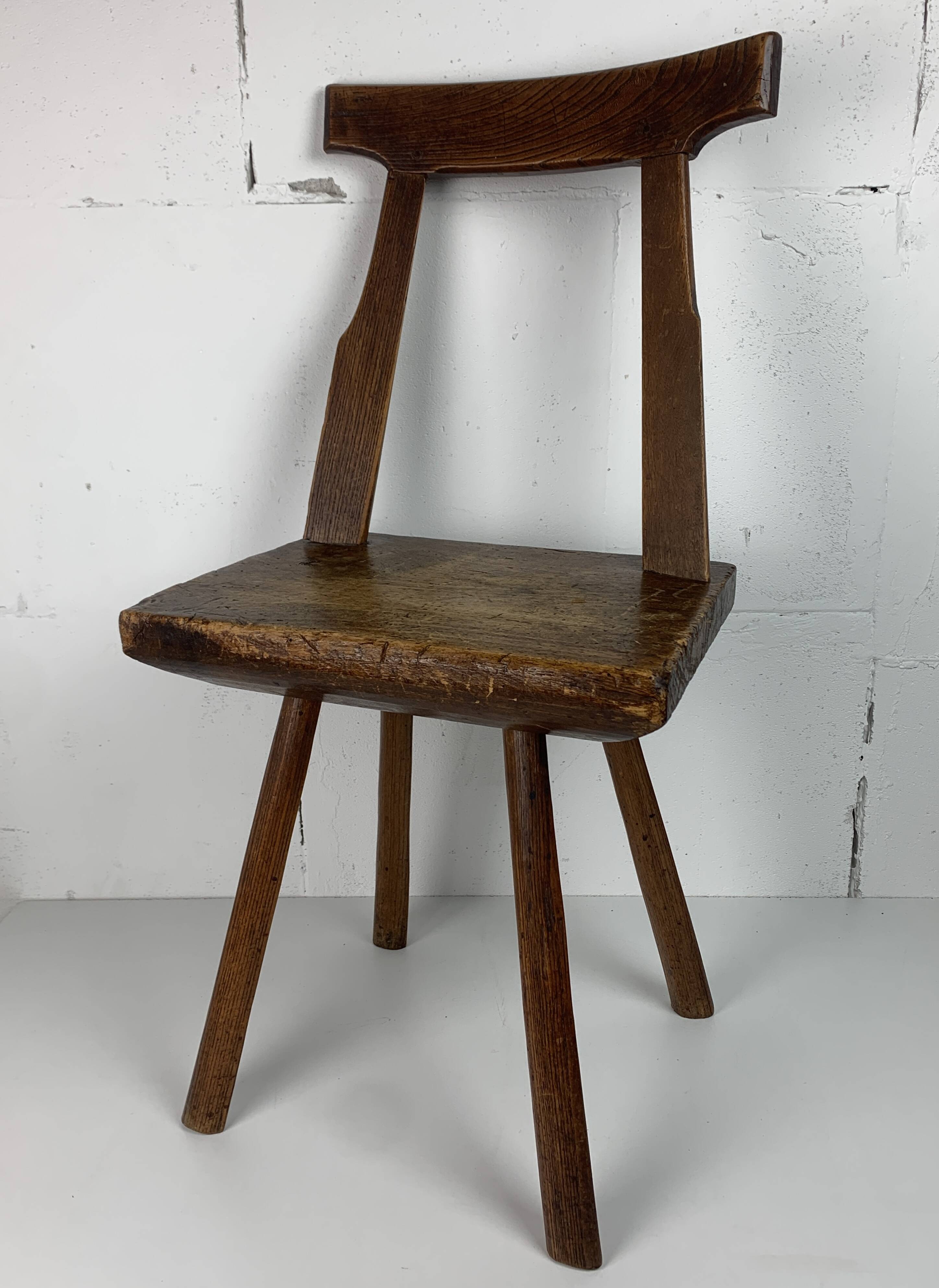 Chaise d'appoint brutaliste artisanale antique fabriquée à la main, style ferme néerlandais