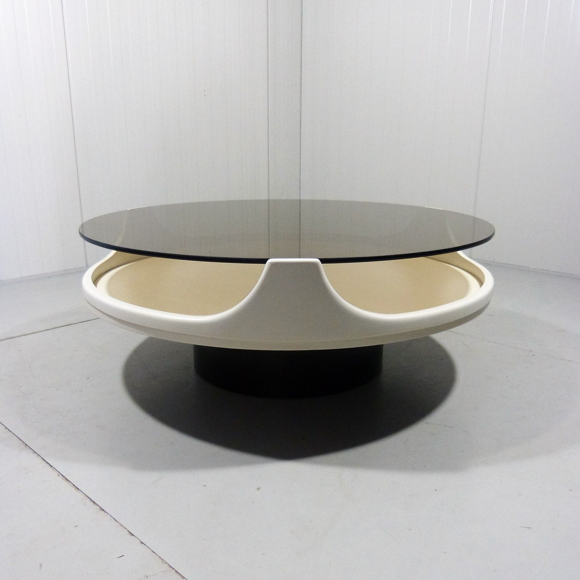 Round spce age coffee table 1960’s, Opal Möbel