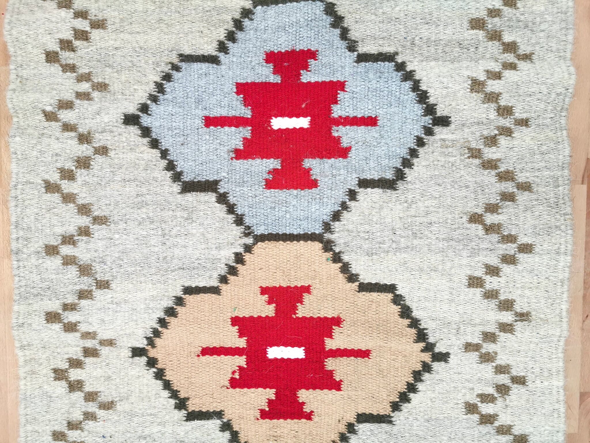 Double-sided handmade wool carpet