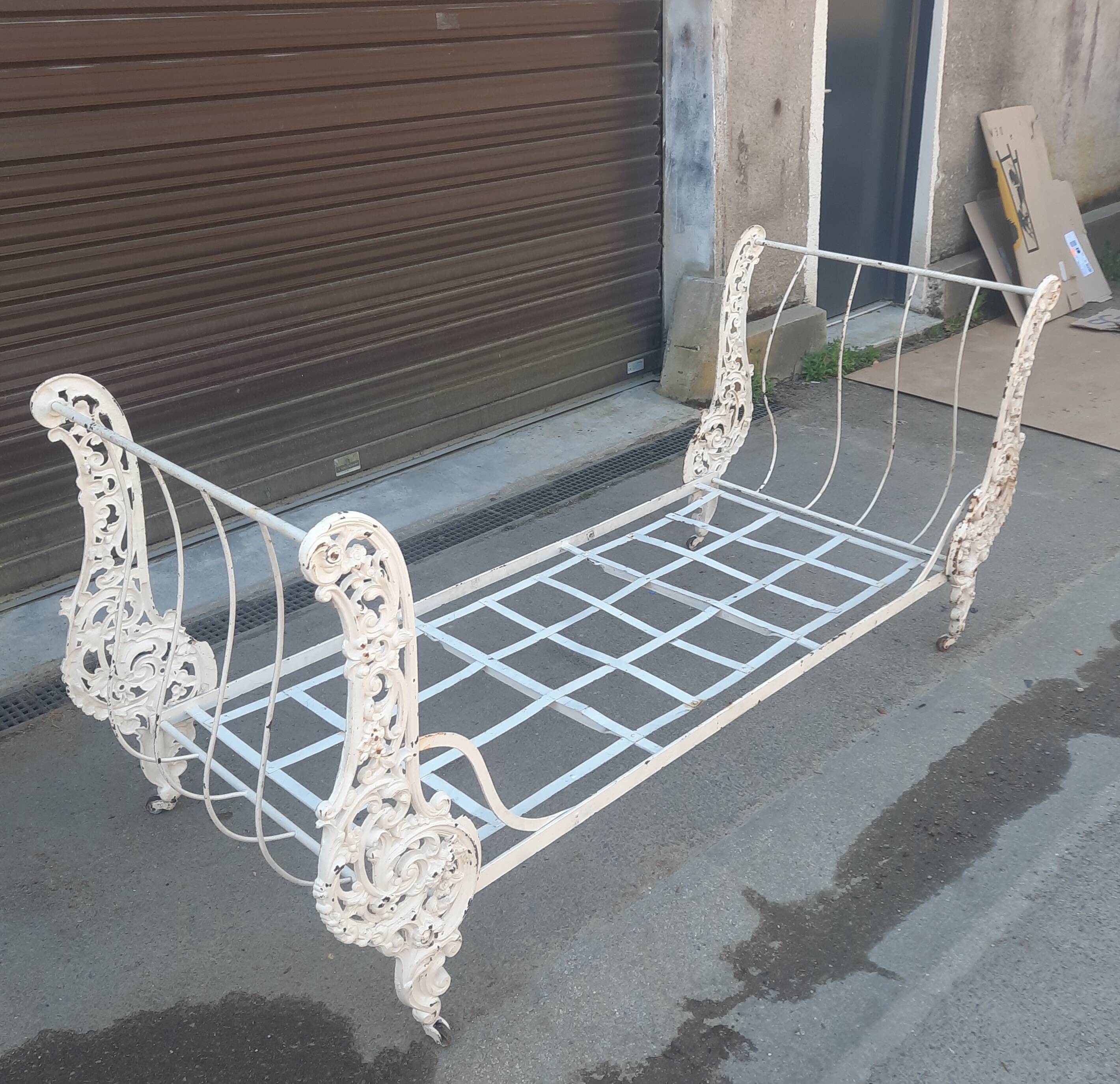 Napoleon IIII folding cast iron bed