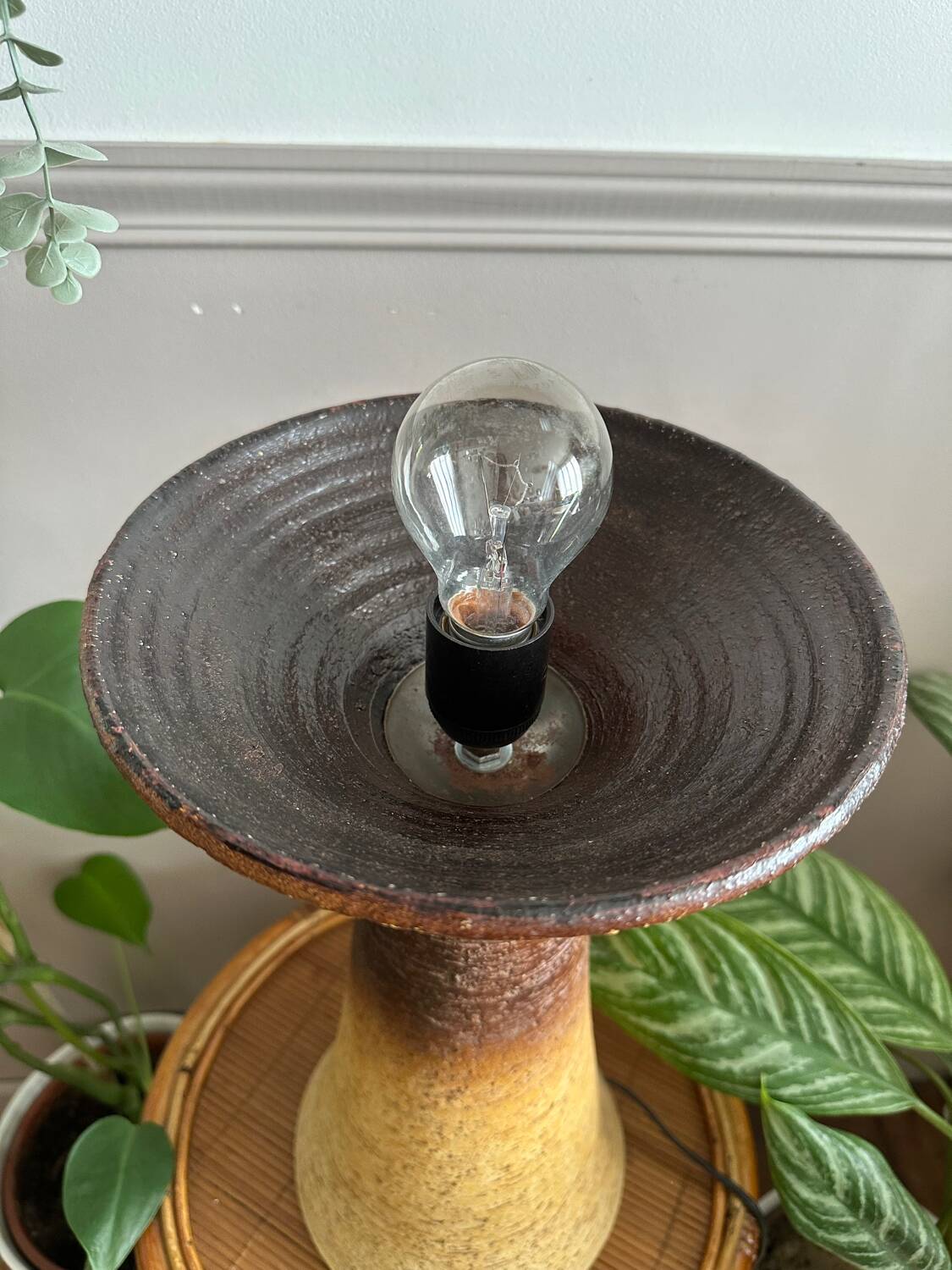 Lampe design brutaliste en céramique