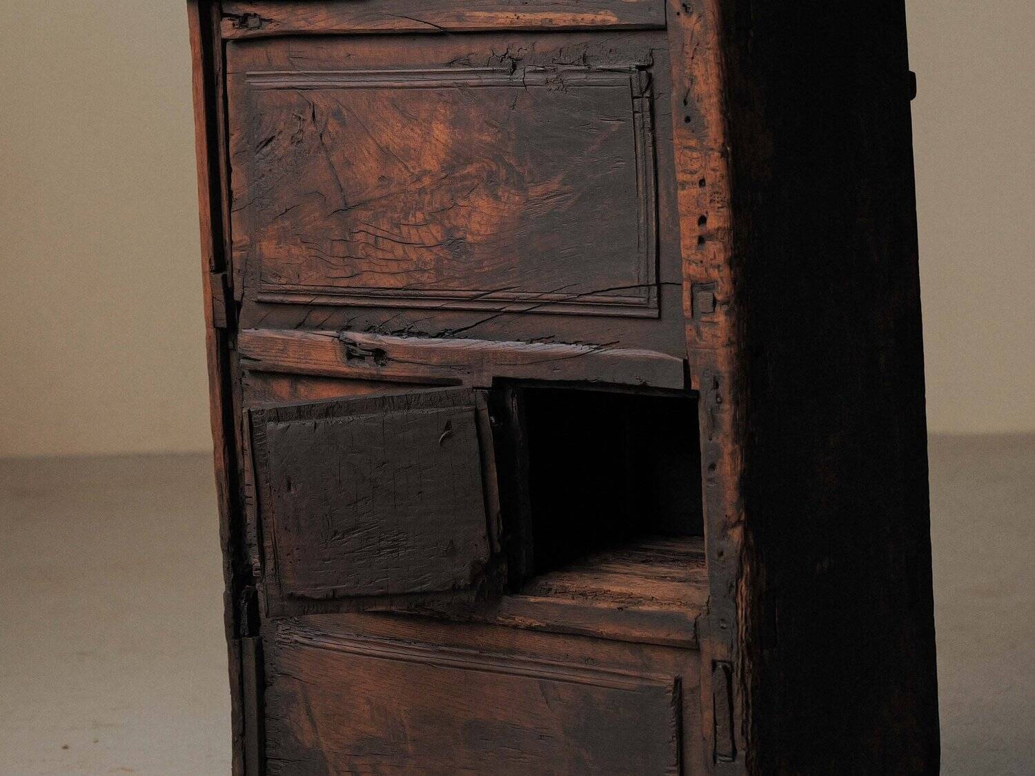 Mountain furniture in solid wood, Folk Art, 19th century