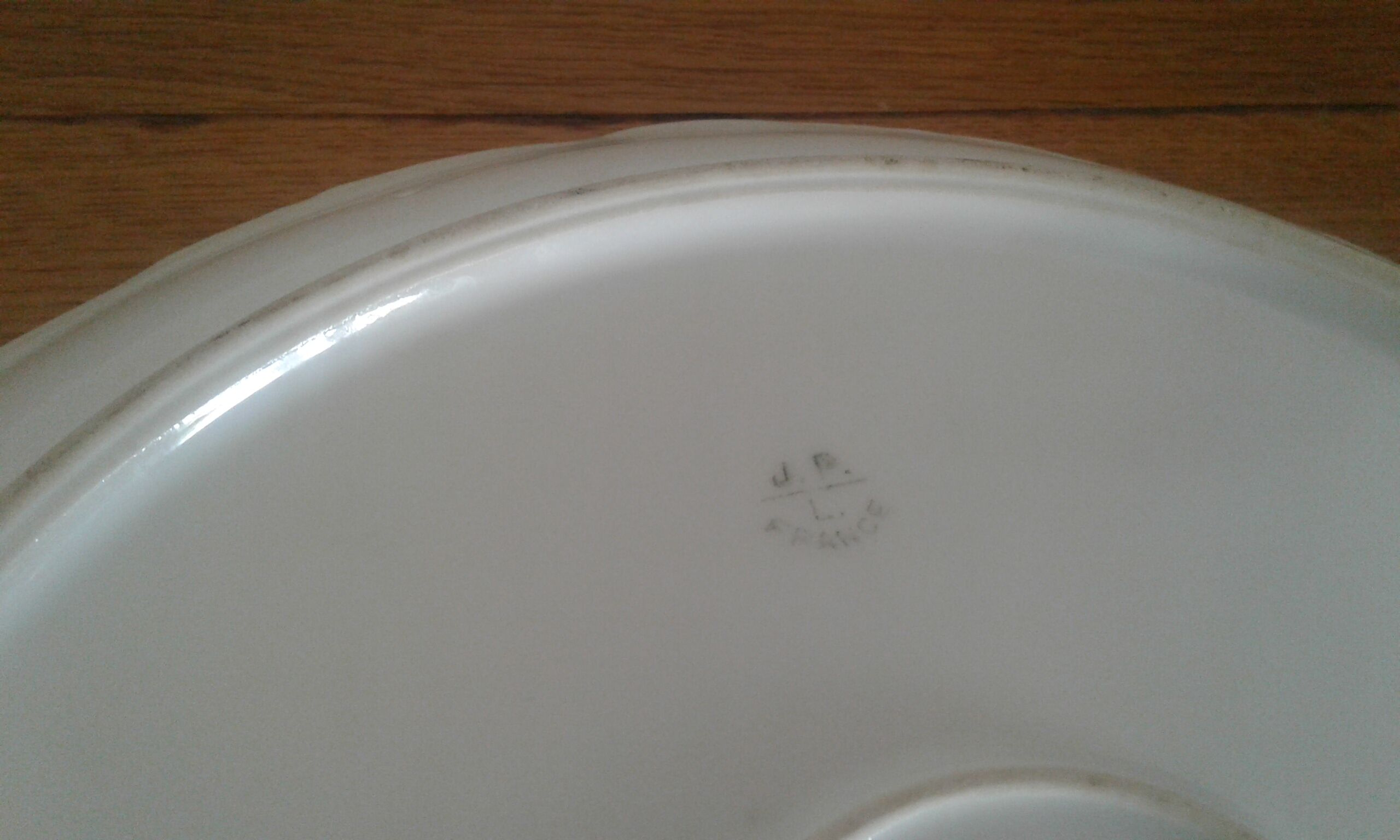 Ravissant plat à tarte en porcelaine, Limoges Jean Pouyat