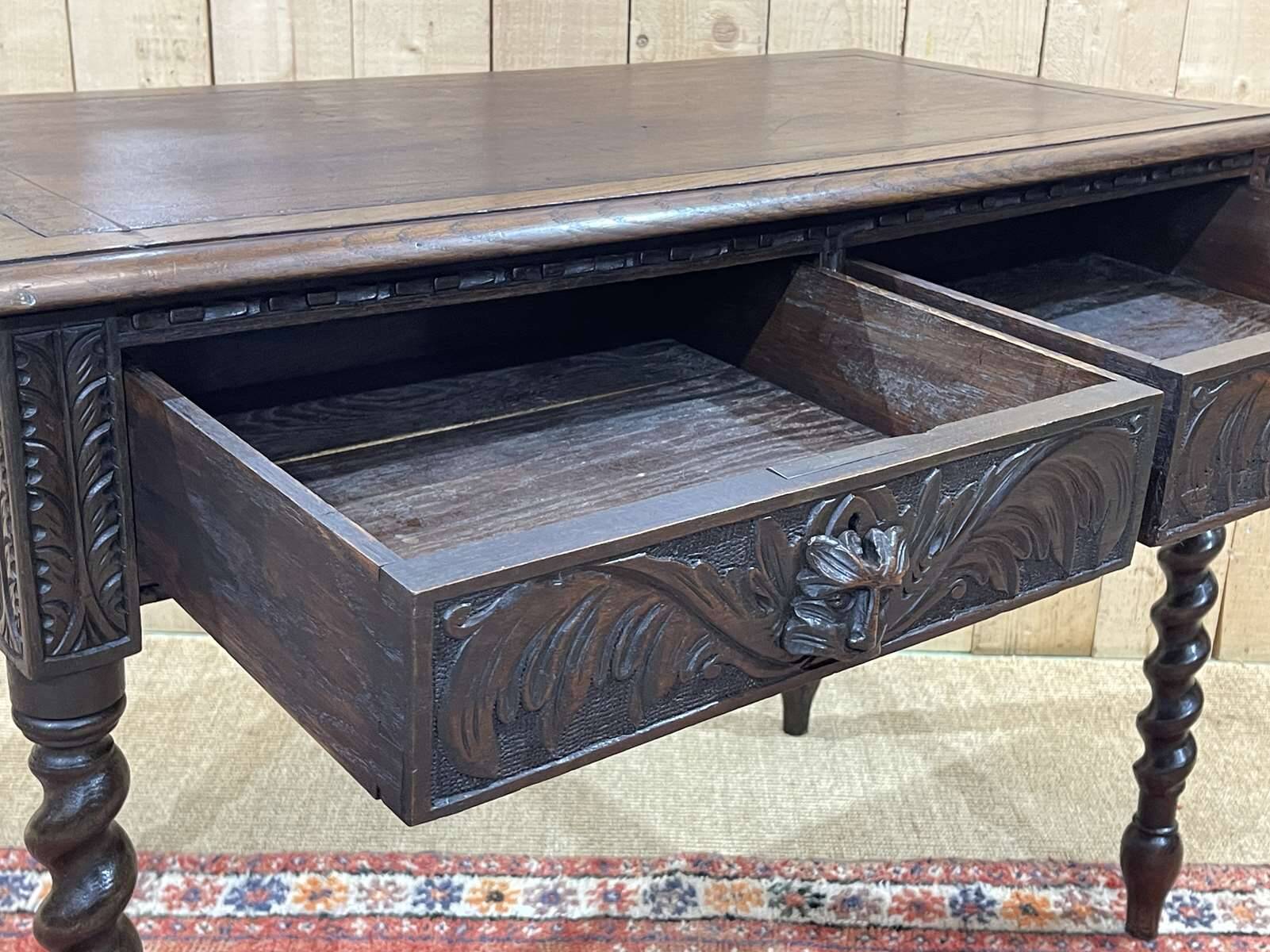 Table bureau en chêne de style Renaissance fin XIXème
