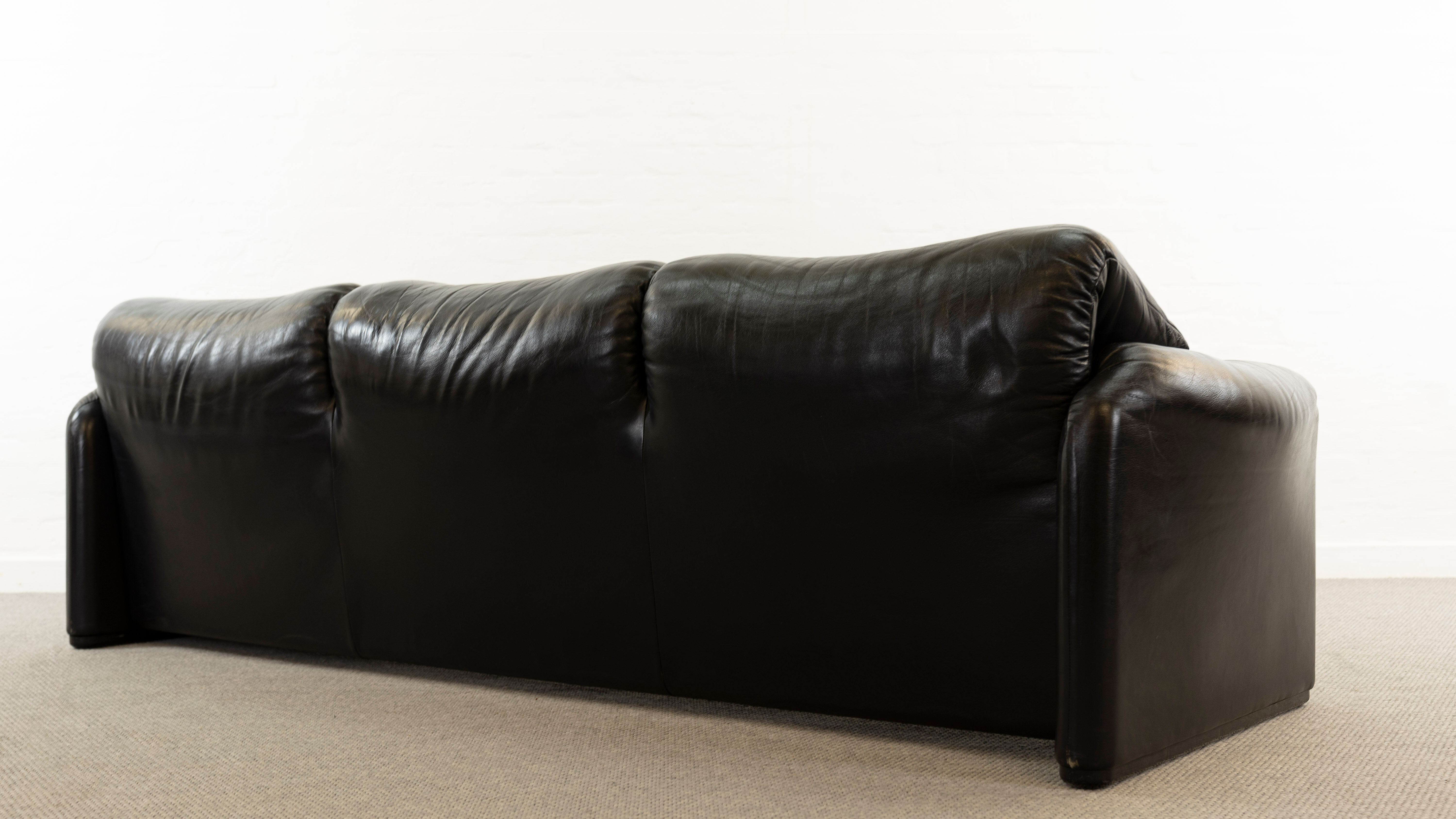 Maralunga 3-Seat Sofa in black leather by Vico Magistretti for Cassina