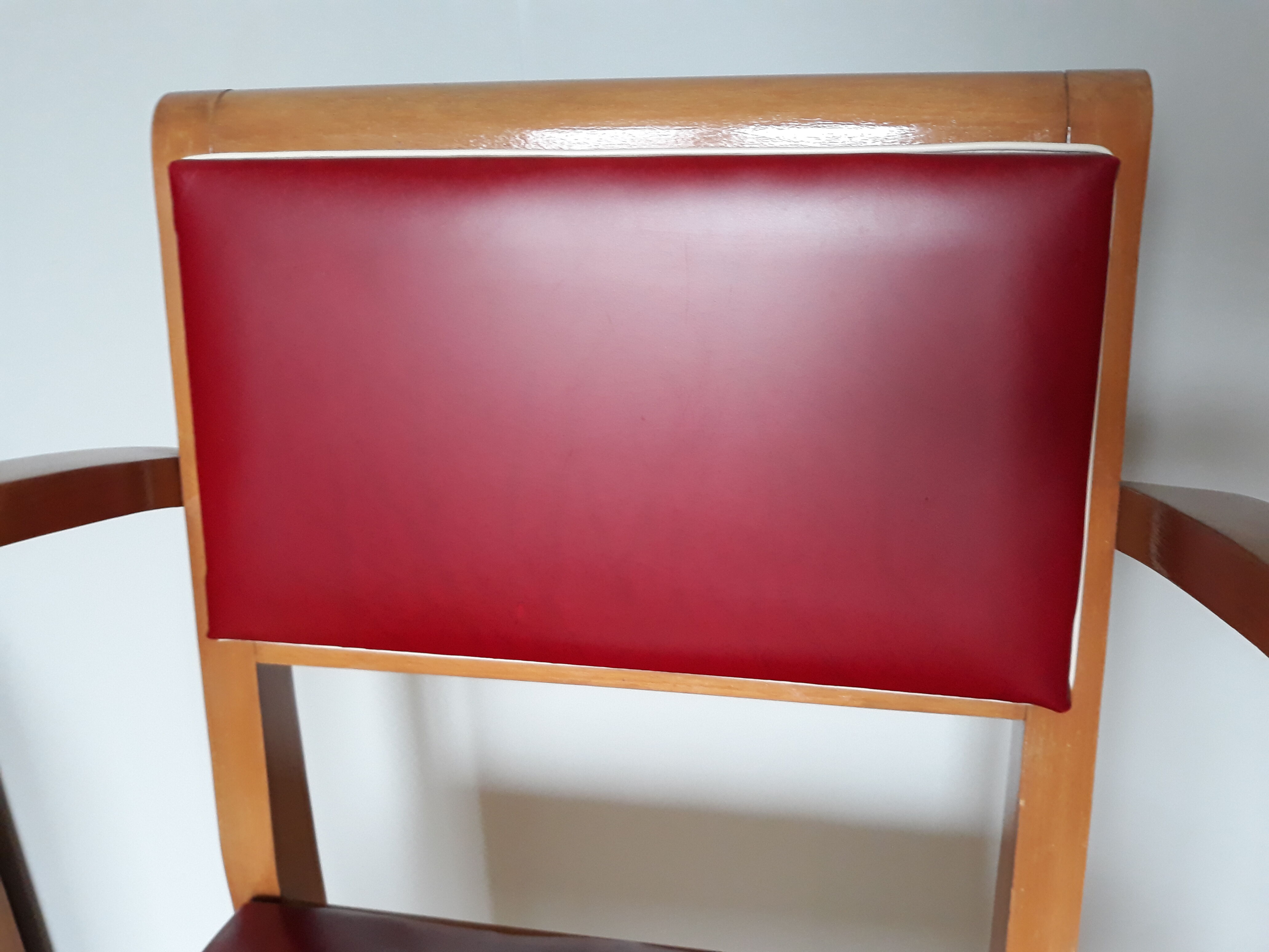 Fauteuil bridge skaï rouge