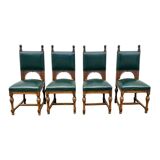 Ensemble de quatre chaises de salle à manger en chêne