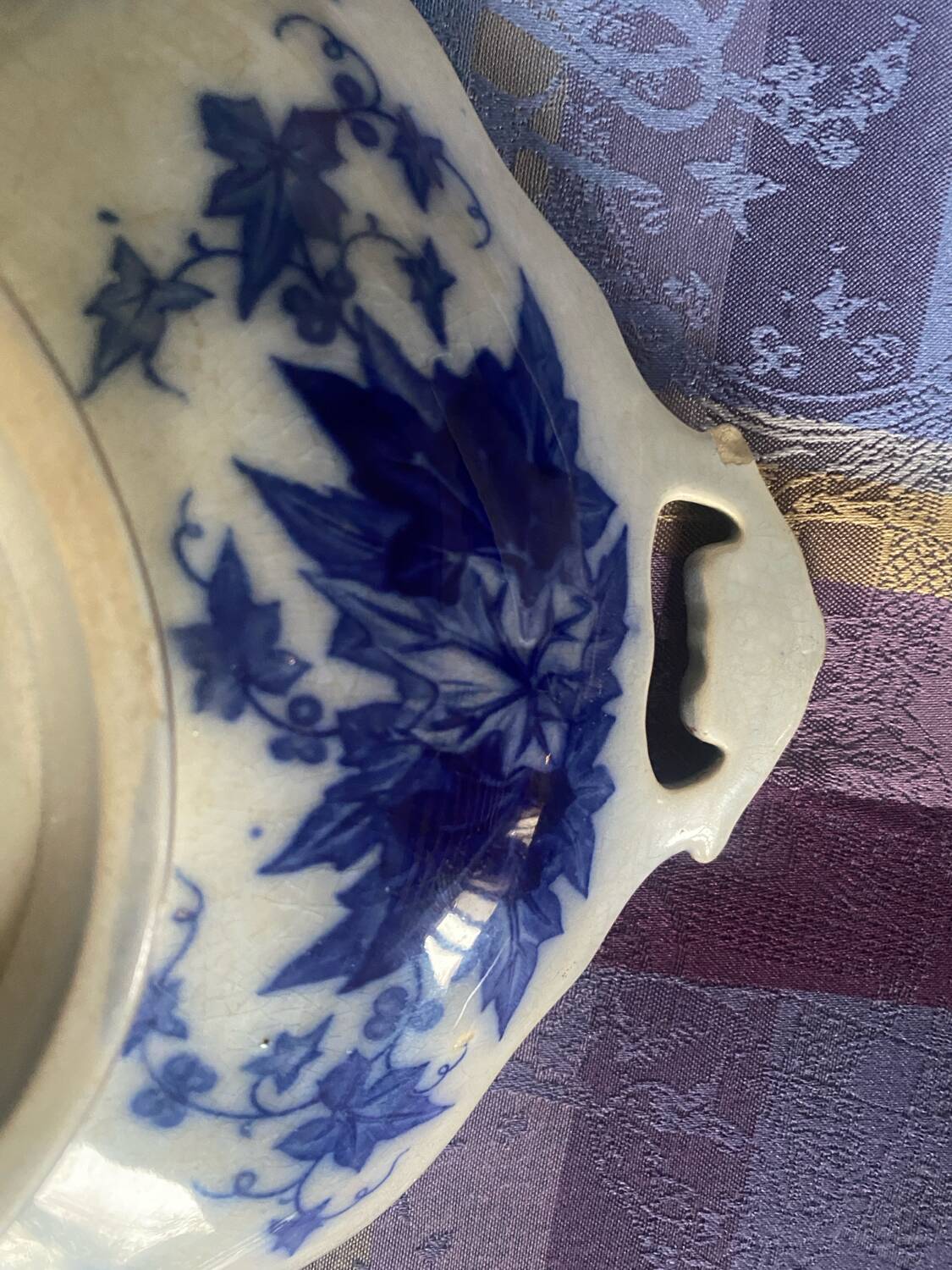 Deep dish U&C Sarreguemines model Bryonia