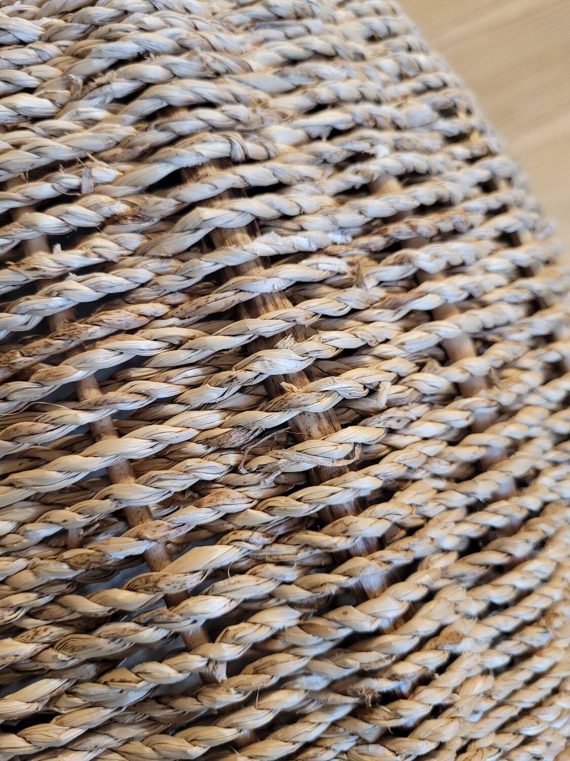 Woven rattan pendant light - H38cm