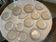 12 assiettes et 3 plats en céramique vintage