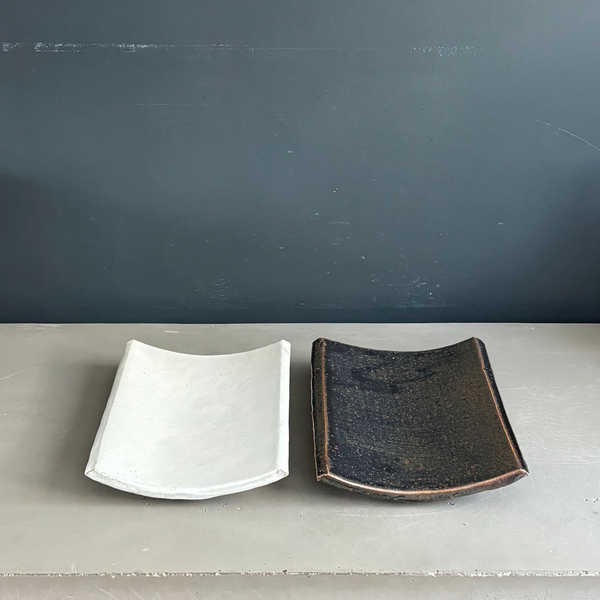 Pair of handmade ceramic sushi plates - Wabi-sabi