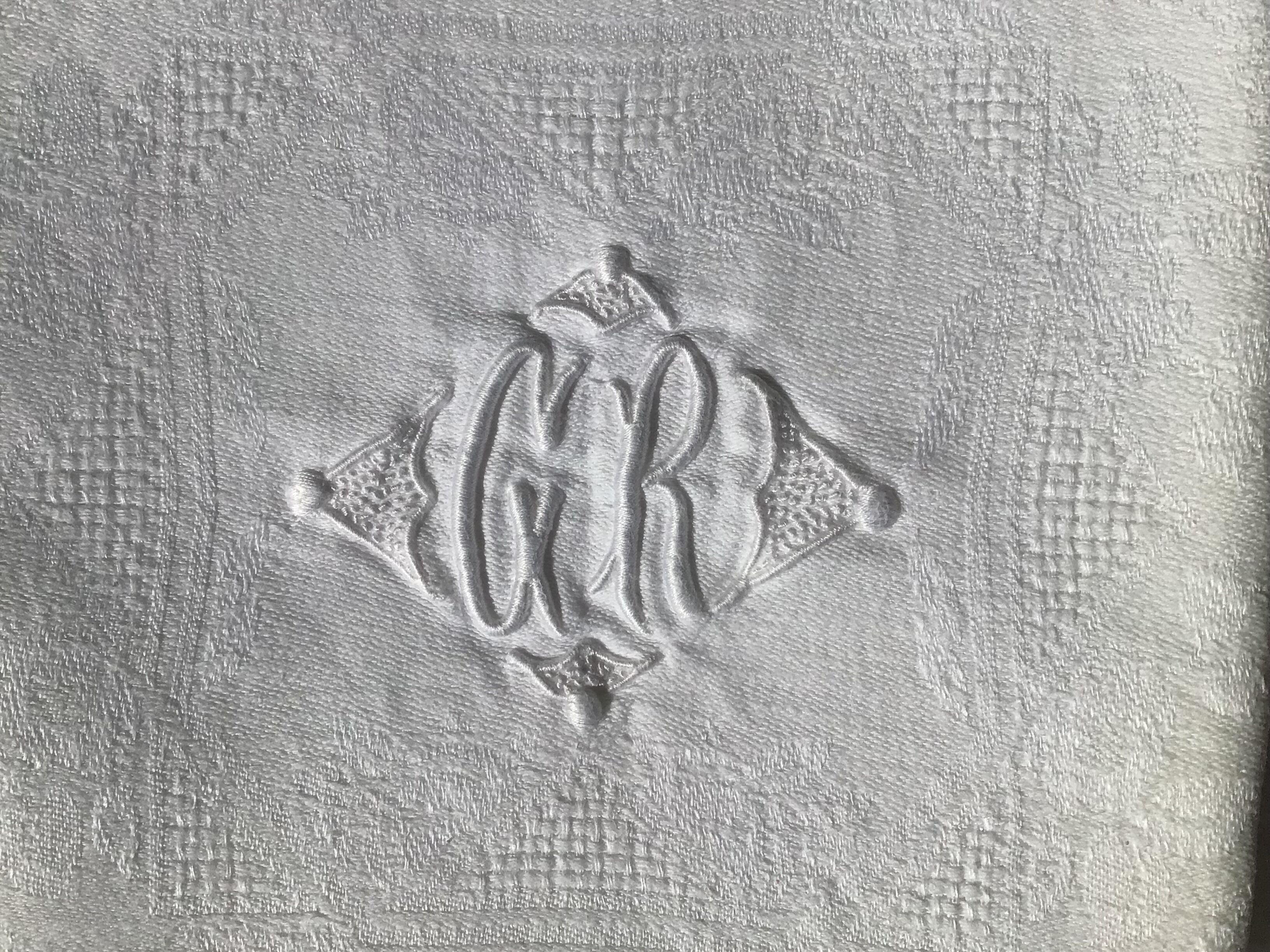 GR embroidered rectangle tablecloth with 7 matching damask towels