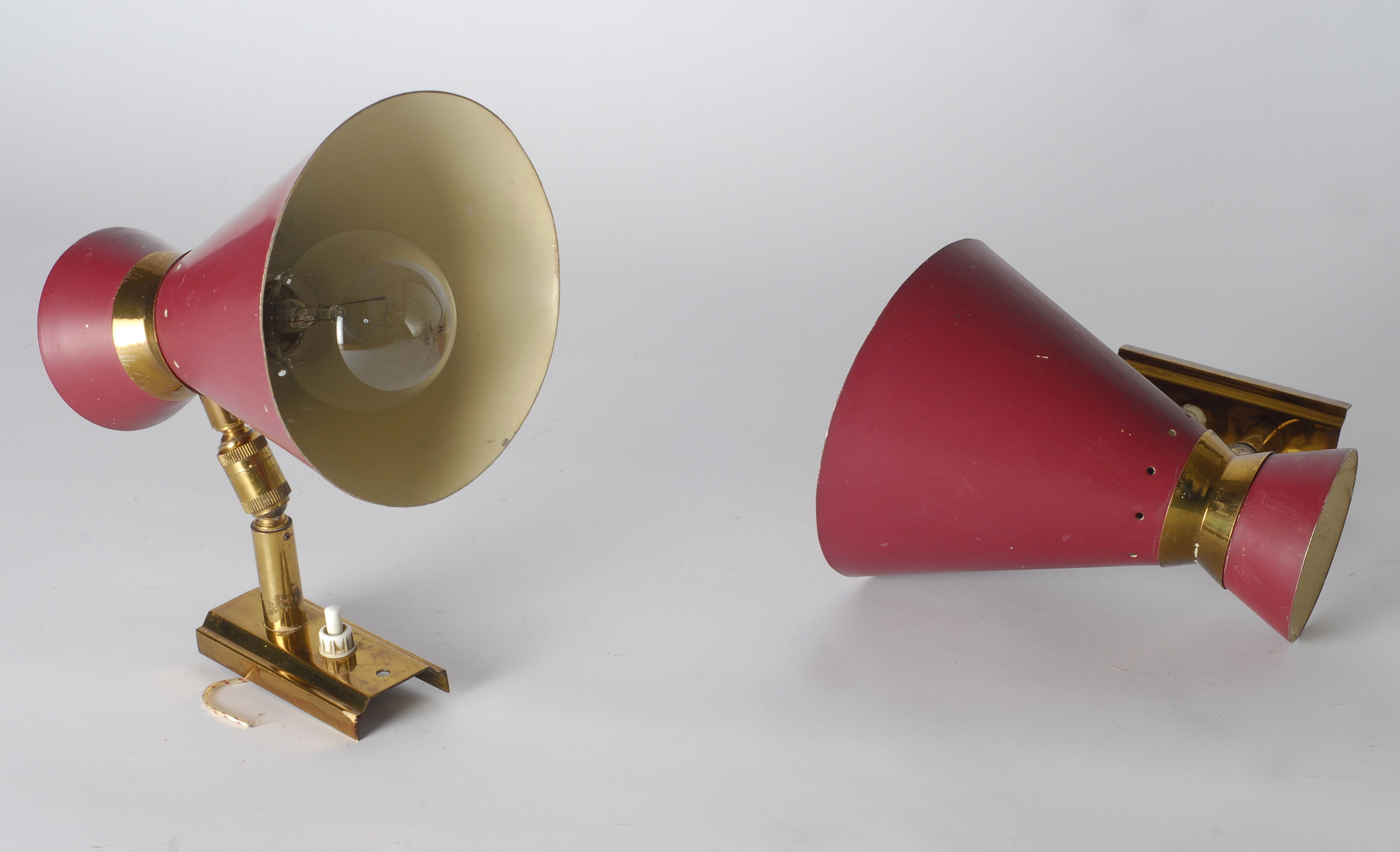 Pair diabolo bordeaux in dating from the 50s wall light