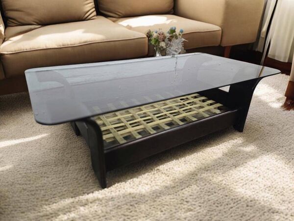Table basse vintage en verre avec cadre en bois foncé