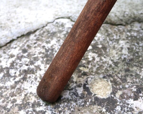 Tabouret tripode pliant en bois et cuir, années 50