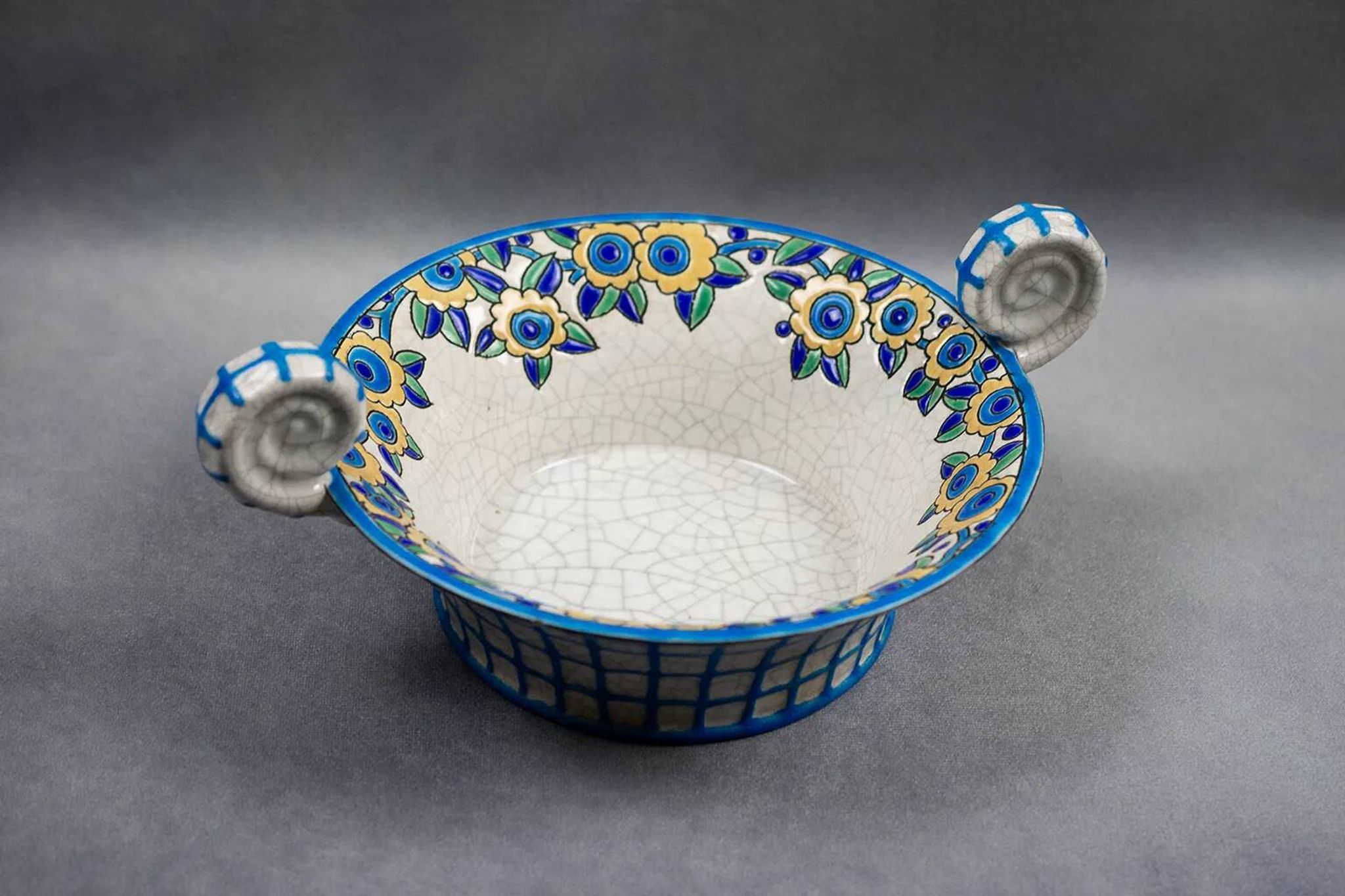 Longwy enamel bowl with handles – Art Deco floral decoration, 1930s