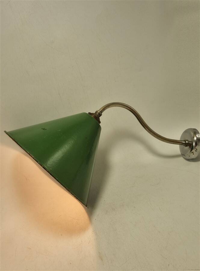 Enameled sheet metal wall light