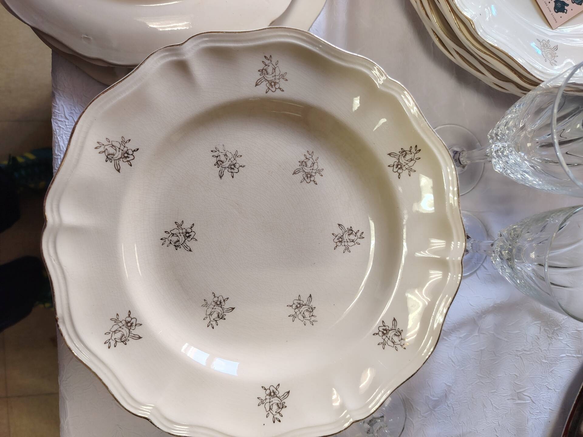 Sarreguemines set of 12 flat plates model Raphaël or flowers of F