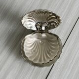 Silver-plated metal shell-shaped butter dish