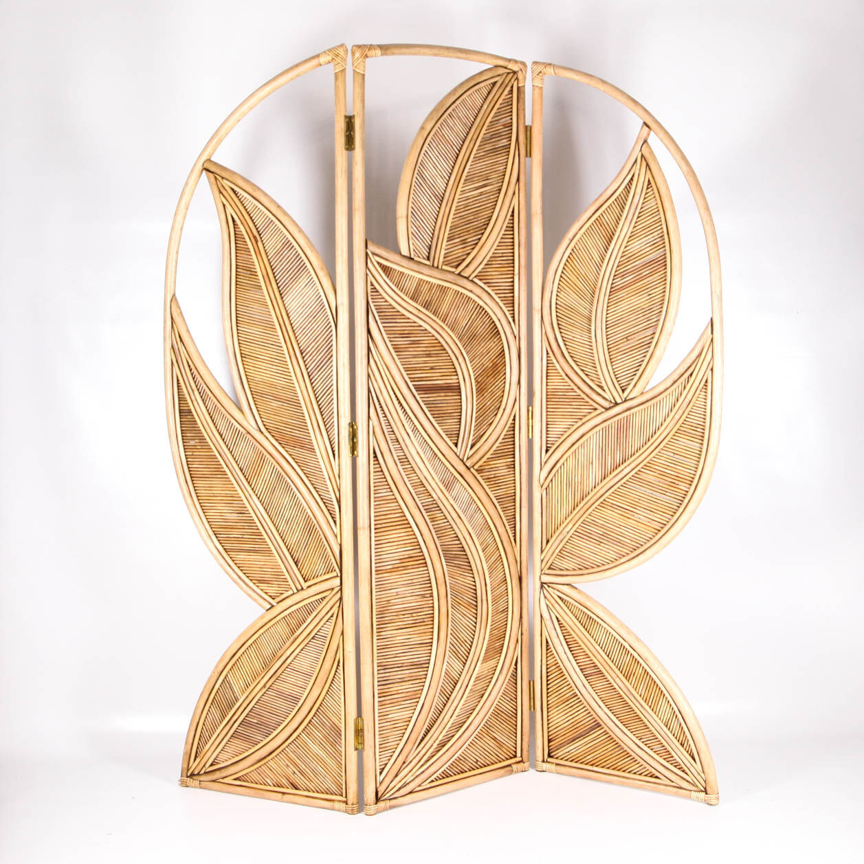 Double-sided rattan screen