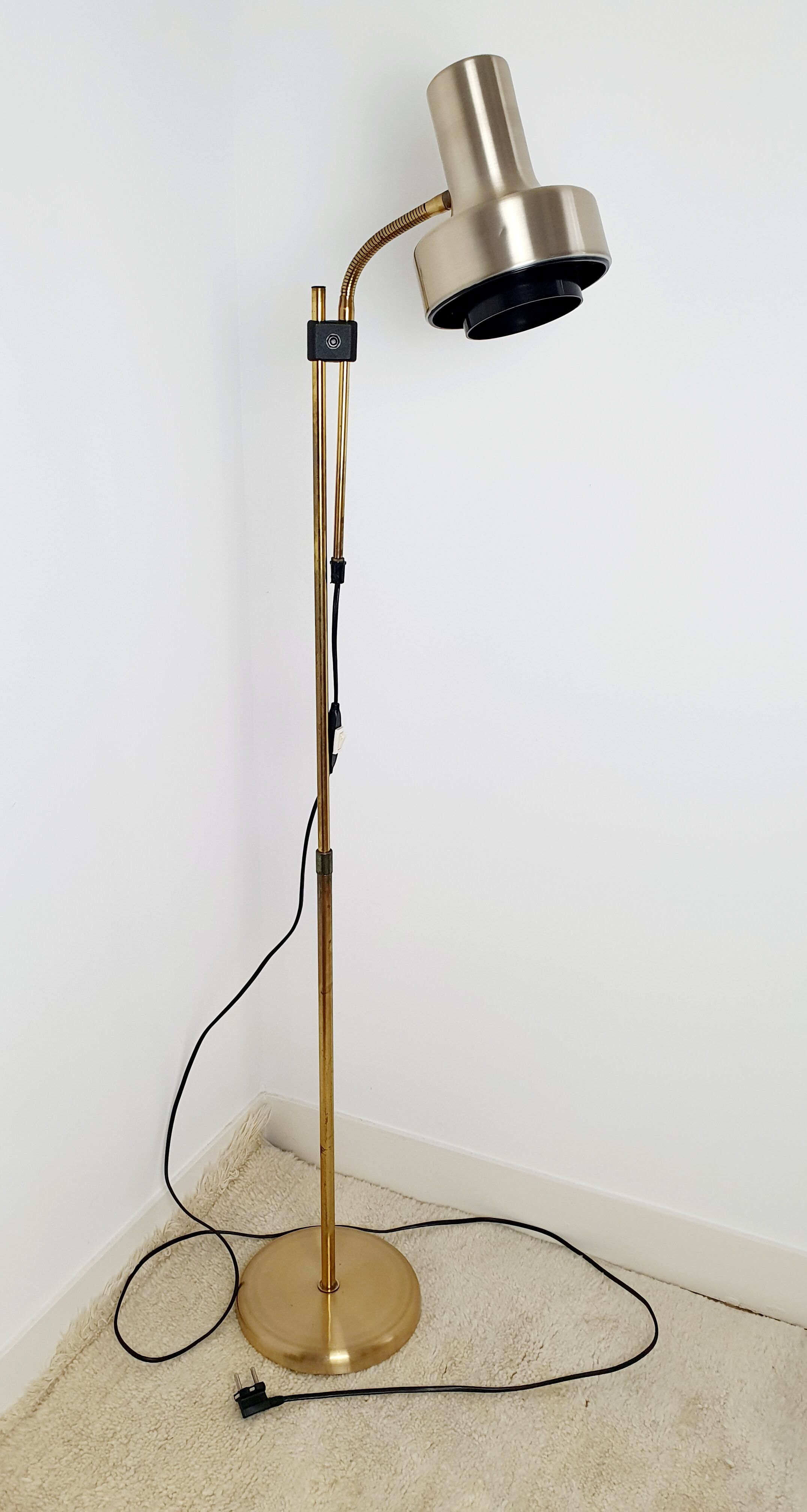 Scandinavian floor lamp gilded and black, 1970